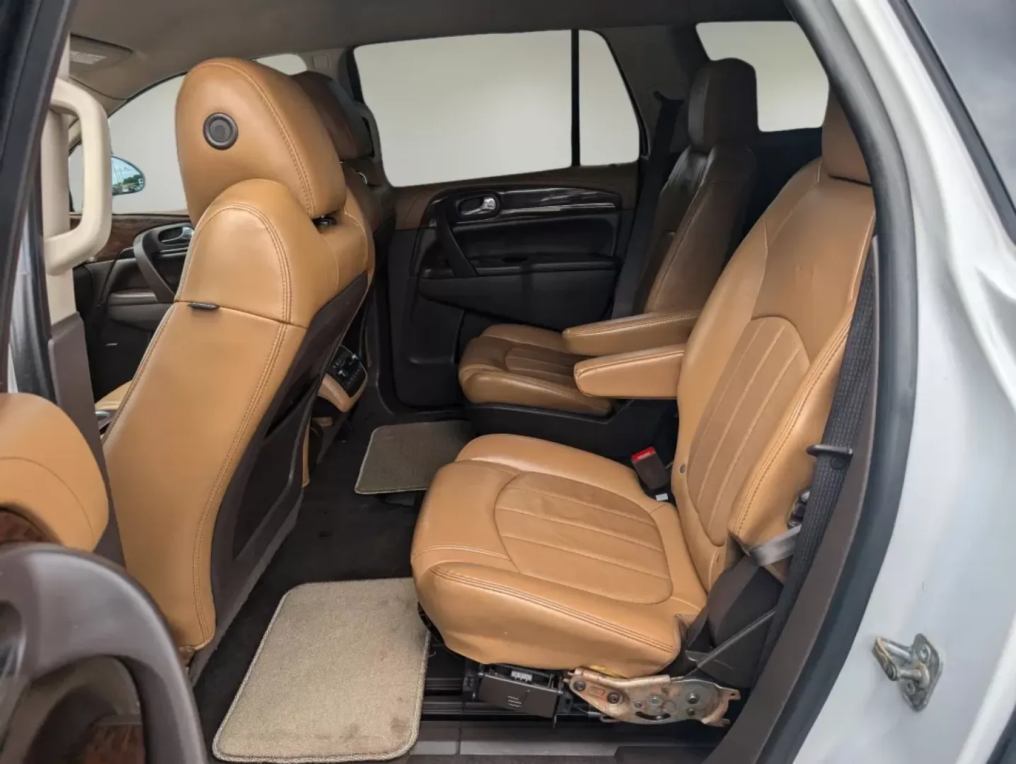 2016 /Choccachino Buick Enclave Leather (5GAKRBKD5GJ) with an Other engine, located at 804 22nd Ave, Phenix City, AL, 36870, (334) 297-1860, 32.484749, -85.024475 - **Embark on Unforgettable Adventures with the 2016 Buick Enclave - Perfect for Growing Families!**<br /> <br /> Are you ready to elevate your family outings and weekend getaways? Look no further than the sophisticated 2016 Buick Enclave, available now at Gils Auto in Phenix City, AL. This spacious a - Photo#10