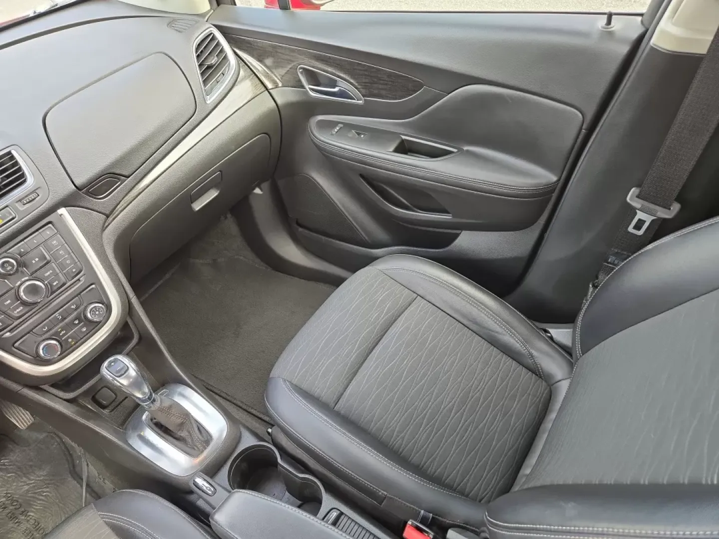 2016 /Ebony Buick Encore (KL4CJASB9GB) with an Other engine, located at 3959 U.S. 80 W, Phenix City, AL, 36870, (334) 297-4885, 32.469296, -85.135185 - Experience the perfect blend of style, comfort, and versatility with the stunning 2016 Buick Encore, now available at Gils Auto in Phenix City, AL. Whether you're a growing family looking for a reliable SUV, a commuter needing a fuel-efficient vehicle, or someone ready for weekend adventures, this E - Photo#14