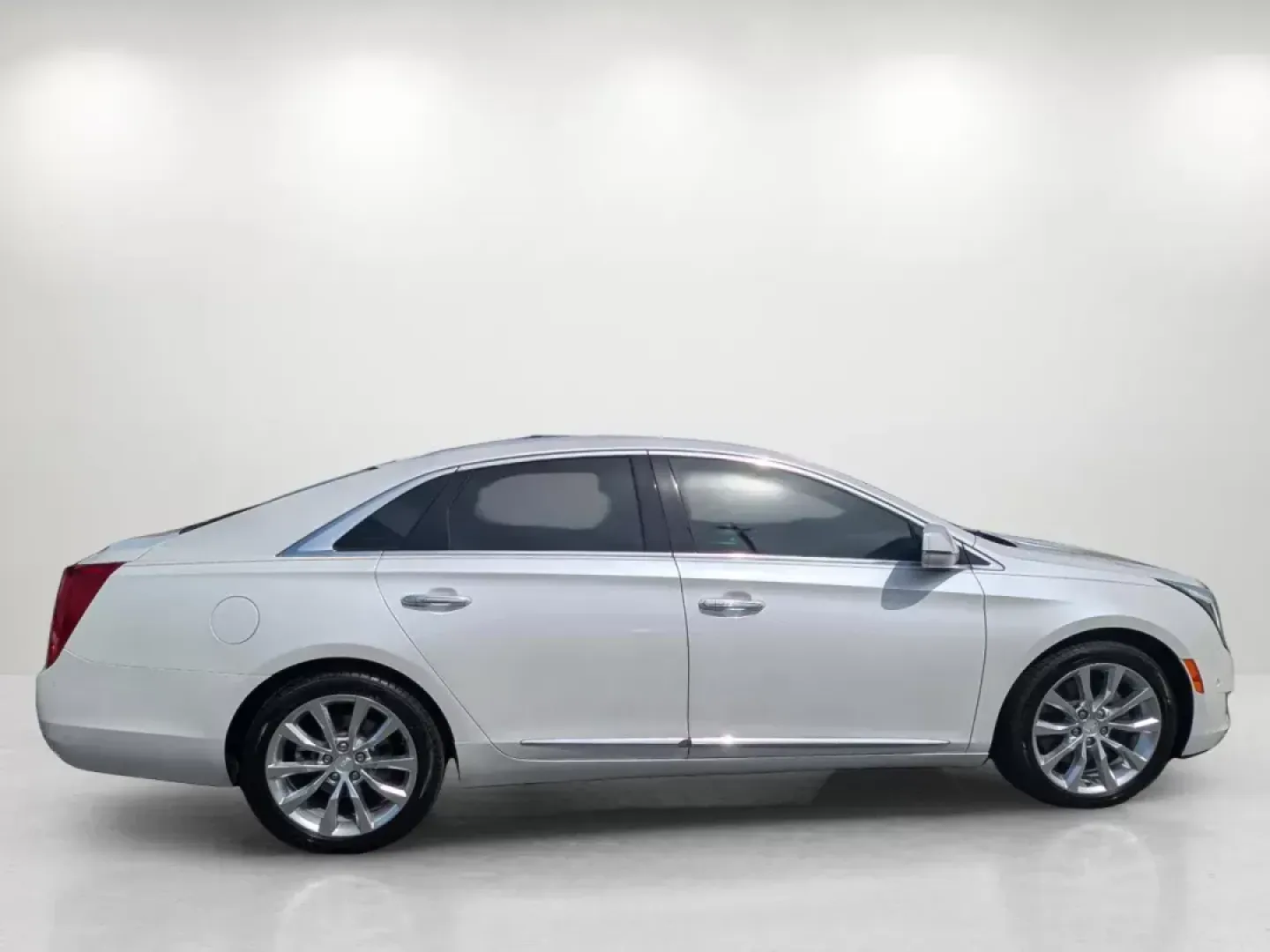 2016 /Kona Brown with Jet Black accents Cadillac XTS Luxury Collection (2G61M5S36G9) with an Gas V6 3.6L/217 engine, 6-Speed Automatic w/Manual Shift transmission, located at 5115 14th Ave., Columbus, GA, 31904, (706) 323-0345, 32.511494, -84.971046 - 2016 Cadillac XTS Luxury Collection - Photo#5