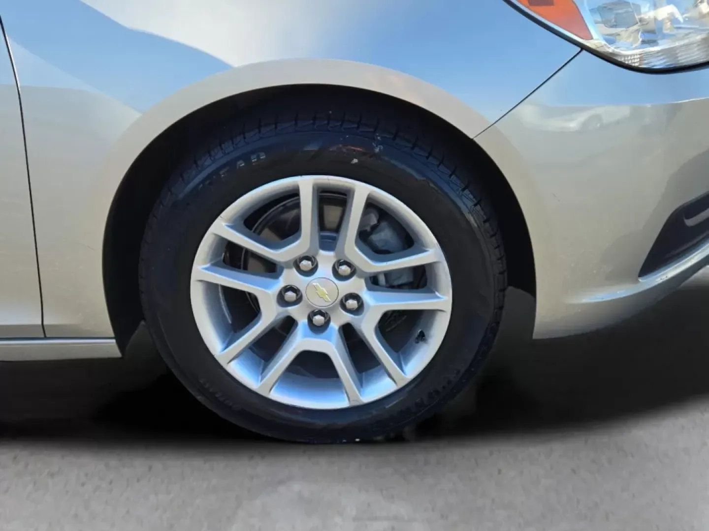 2016 /Cocoa/Light Neutral Chevrolet Malibu Limited LT (1G11C5SA8GF) with an Other engine, located at 1430 Gateway Drive, Opelika, AL, 36801, (334) 239-0944, 32.637871, -85.409790 - Discover the perfect blend of style, comfort, and reliability with our 2016 Chevrolet Malibu Limited, available now at Gils Auto your trusted Buy Here Pay Here dealership located at 5115 14th Ave., Columbus, GA 31904. Nestled in the heart of Columbus, this sedan is not just a mode of transportation - Photo#2