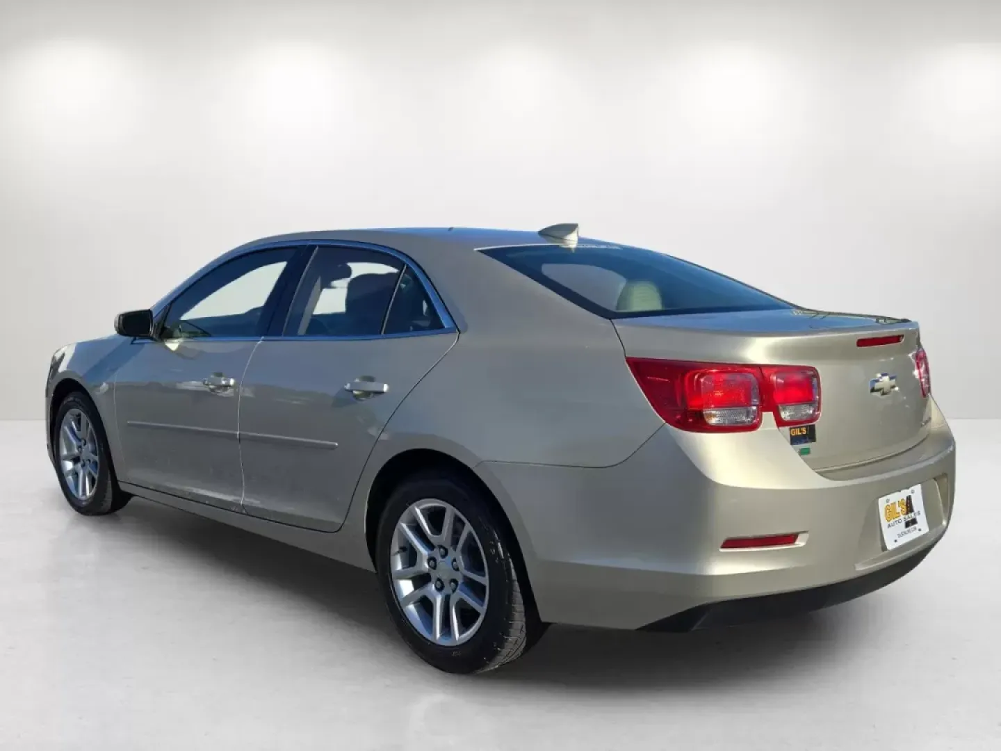 2016 /Cocoa/Light Neutral Chevrolet Malibu Limited LT (1G11C5SA8GF) with an Other engine, located at 1430 Gateway Drive, Opelika, AL, 36801, (334) 239-0944, 32.637871, -85.409790 - Discover the perfect blend of style, comfort, and reliability with our 2016 Chevrolet Malibu Limited, available now at Gils Auto your trusted Buy Here Pay Here dealership located at 5115 14th Ave., Columbus, GA 31904. Nestled in the heart of Columbus, this sedan is not just a mode of transportation - Photo#7