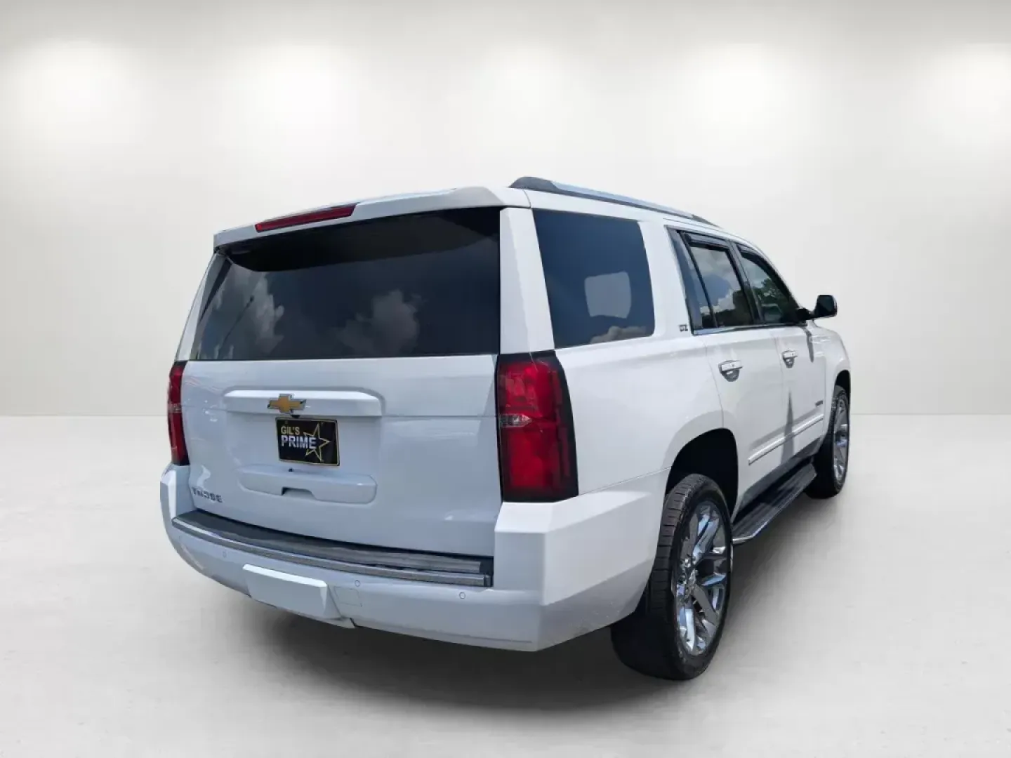 2016 /Cocoa/Dune Chevrolet Tahoe LTZ (1GNSKCKC8GR) with an Gas/Ethanol V8 5.3L/325 engine, 6-Speed Automatic transmission, located at 7000 Northlake Connector, Columbus, GA, 31904, (706) 987-8085, 32.524975, -84.978134 - ### Discover the Ultimate Family SUV: 2016 Chevrolet Tahoe LTZ at Gils Auto - Columbus #2<br /> <br /> Are you ready to elevate your family adventures? The 2016 Chevrolet Tahoe LTZ is not just a vehicle; it's a lifestyle enhancer that brings comfort, safety, and luxury to every journey. Perfect for - Photo#4