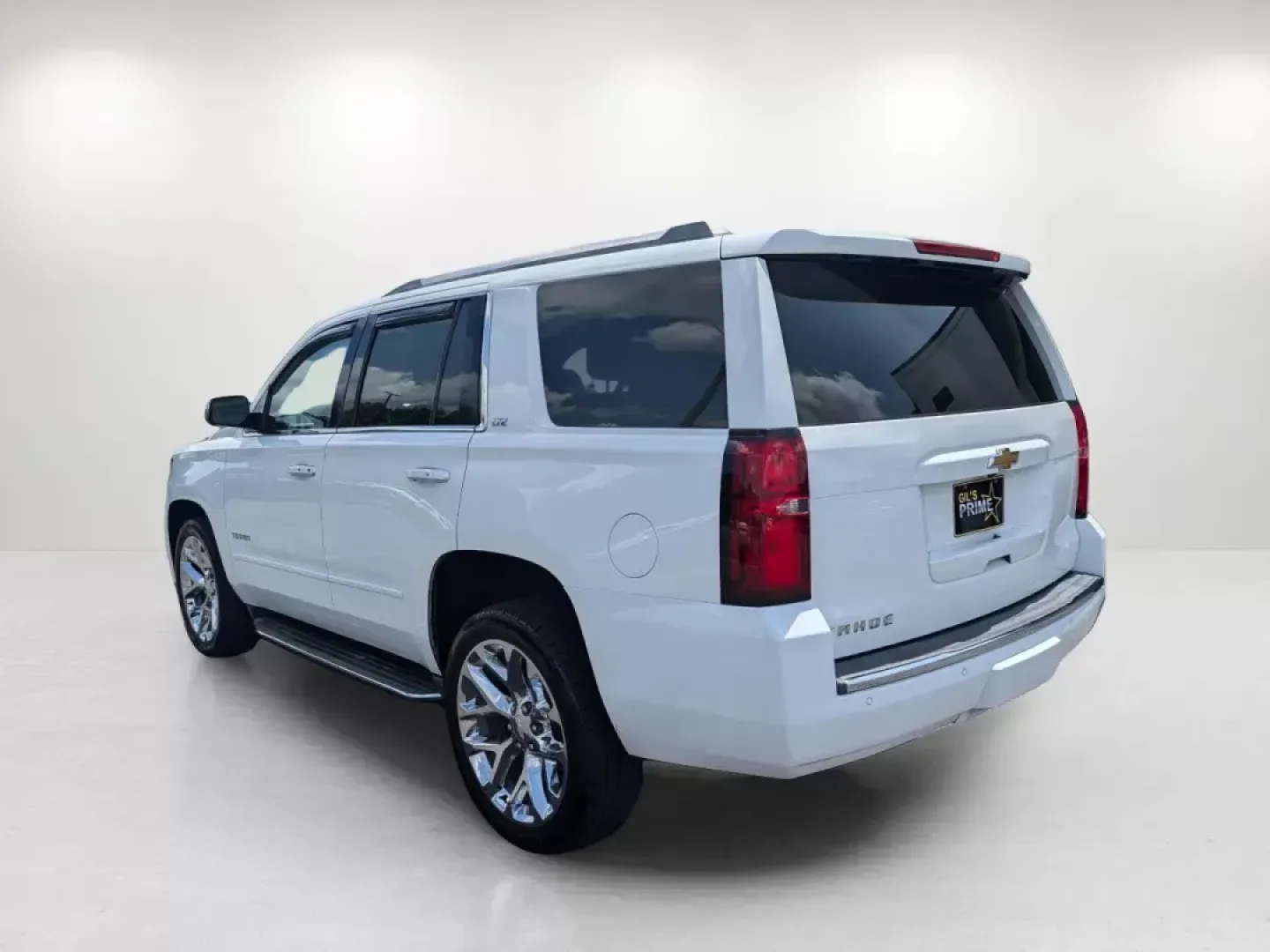 2016 /Cocoa/Dune Chevrolet Tahoe LTZ (1GNSKCKC8GR) with an Gas/Ethanol V8 5.3L/325 engine, 6-Speed Automatic transmission, located at 7000 Northlake Connector, Columbus, GA, 31904, (706) 987-8085, 32.524975, -84.978134 - ### Discover the Ultimate Family SUV: 2016 Chevrolet Tahoe LTZ at Gils Auto - Columbus #2<br /> <br /> Are you ready to elevate your family adventures? The 2016 Chevrolet Tahoe LTZ is not just a vehicle; it's a lifestyle enhancer that brings comfort, safety, and luxury to every journey. Perfect for - Photo#6