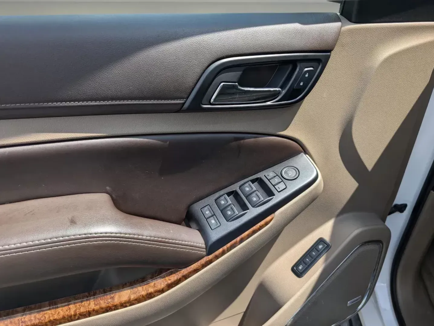 2016 /Cocoa/Dune Chevrolet Tahoe LTZ (1GNSKCKC8GR) with an Gas/Ethanol V8 5.3L/325 engine, 6-Speed Automatic transmission, located at 7000 Northlake Connector, Columbus, GA, 31904, (706) 987-8085, 32.524975, -84.978134 - ### Discover the Ultimate Family SUV: 2016 Chevrolet Tahoe LTZ at Gils Auto - Columbus #2<br /> <br /> Are you ready to elevate your family adventures? The 2016 Chevrolet Tahoe LTZ is not just a vehicle; it's a lifestyle enhancer that brings comfort, safety, and luxury to every journey. Perfect for - Photo#8