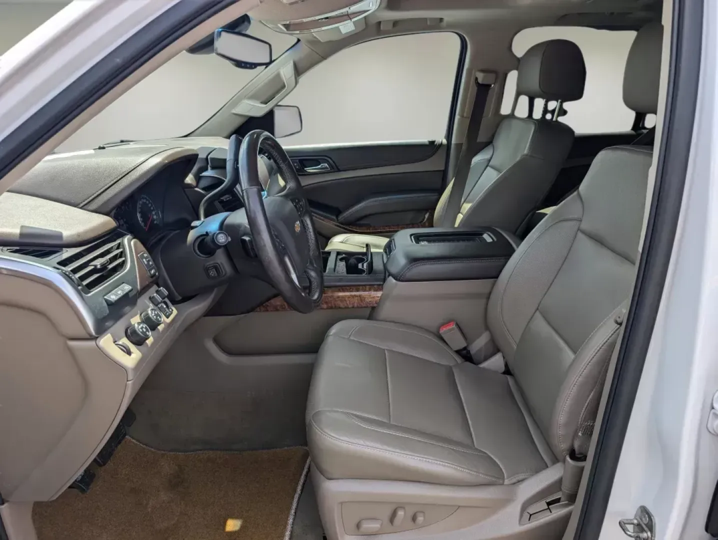 2016 /Cocoa/Dune Chevrolet Tahoe LTZ (1GNSKCKC8GR) with an Gas/Ethanol V8 5.3L/325 engine, 6-Speed Automatic transmission, located at 7000 Northlake Connector, Columbus, GA, 31904, (706) 987-8085, 32.524975, -84.978134 - ### Discover the Ultimate Family SUV: 2016 Chevrolet Tahoe LTZ at Gils Auto - Columbus #2<br /> <br /> Are you ready to elevate your family adventures? The 2016 Chevrolet Tahoe LTZ is not just a vehicle; it's a lifestyle enhancer that brings comfort, safety, and luxury to every journey. Perfect for - Photo#9