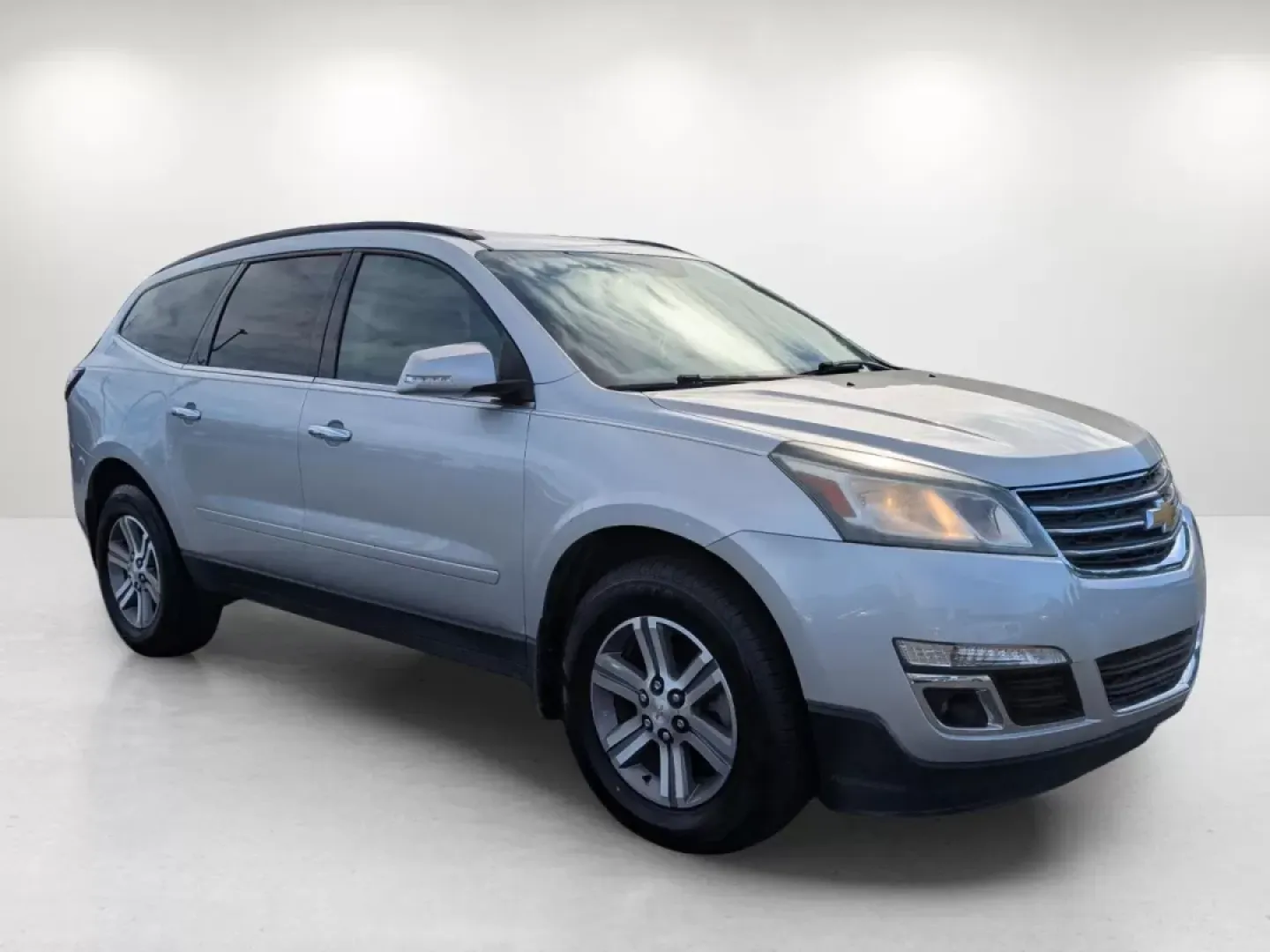 2016 /Dark Titanium/Light Titanium Chevrolet Traverse LT (1GNKRHKD9GJ) with an Other engine, located at 5115 14th Ave., Columbus, GA, 31904, (706) 323-0345, 32.511494, -84.971046 - Are you in search of an SUV that blends comfort, space, and reliability? Look no further! At Gils Auto in Phenix City, AL, we proudly present the 2016 Chevrolet Traverse LT, a versatile vehicle perfect for growing families, road trips, or anyone looking for a dependable ride. This SUV is designed to - Photo#2