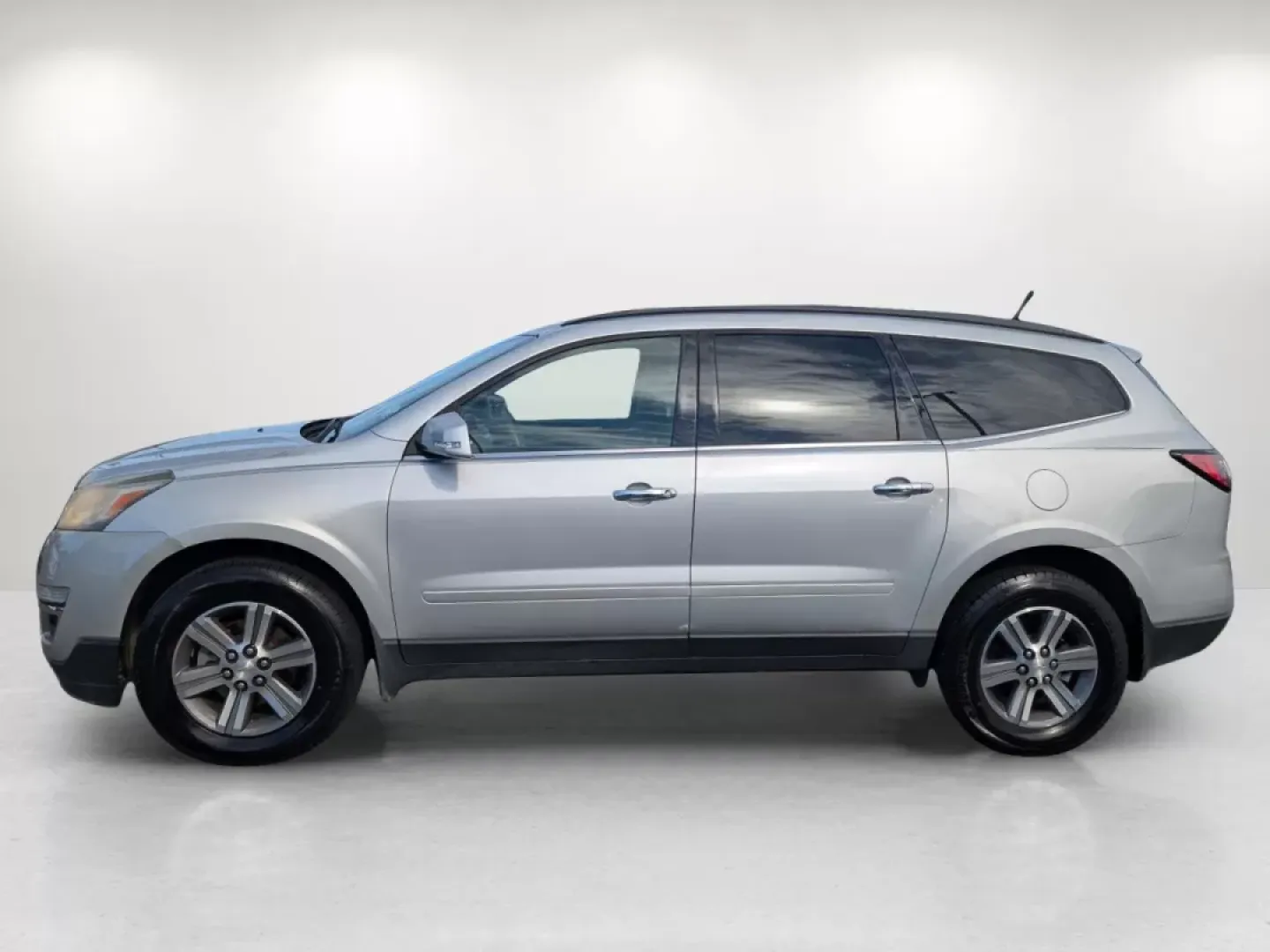 2016 /Dark Titanium/Light Titanium Chevrolet Traverse LT (1GNKRHKD9GJ) with an Other engine, located at 5115 14th Ave., Columbus, GA, 31904, (706) 323-0345, 32.511494, -84.971046 - Are you in search of an SUV that blends comfort, space, and reliability? Look no further! At Gils Auto in Phenix City, AL, we proudly present the 2016 Chevrolet Traverse LT, a versatile vehicle perfect for growing families, road trips, or anyone looking for a dependable ride. This SUV is designed to - Photo#7