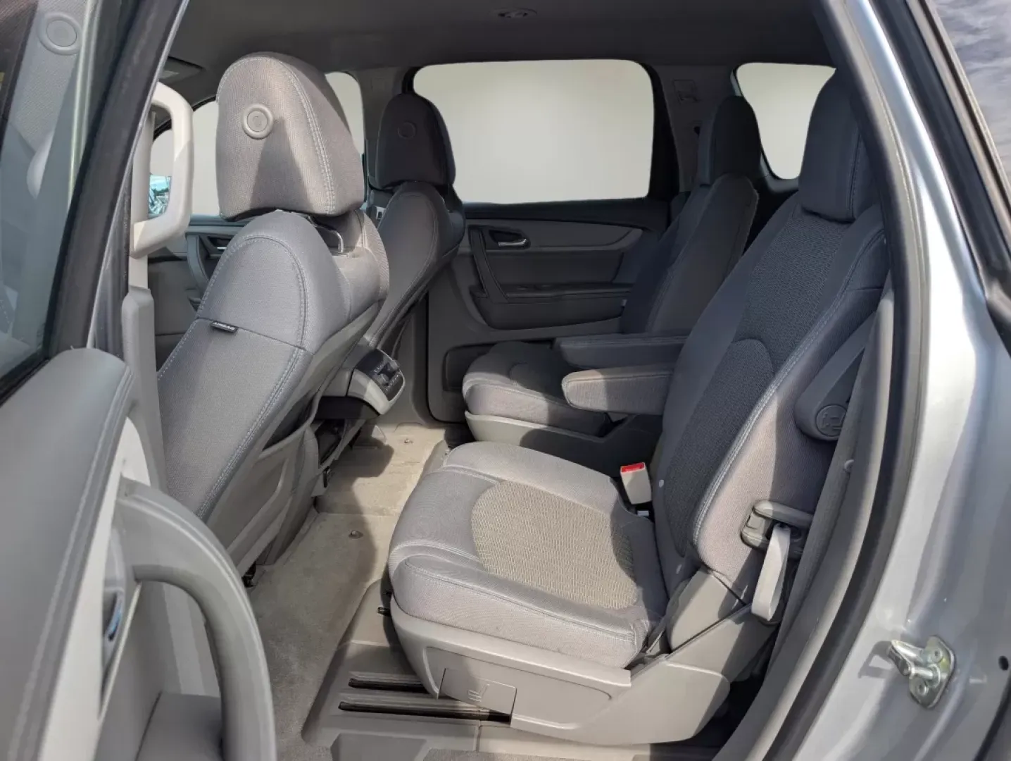 2016 /Dark Titanium/Light Titanium Chevrolet Traverse LT (1GNKRHKD9GJ) with an Other engine, located at 5115 14th Ave., Columbus, GA, 31904, (706) 323-0345, 32.511494, -84.971046 - Are you in search of an SUV that blends comfort, space, and reliability? Look no further! At Gils Auto in Phenix City, AL, we proudly present the 2016 Chevrolet Traverse LT, a versatile vehicle perfect for growing families, road trips, or anyone looking for a dependable ride. This SUV is designed to - Photo#9