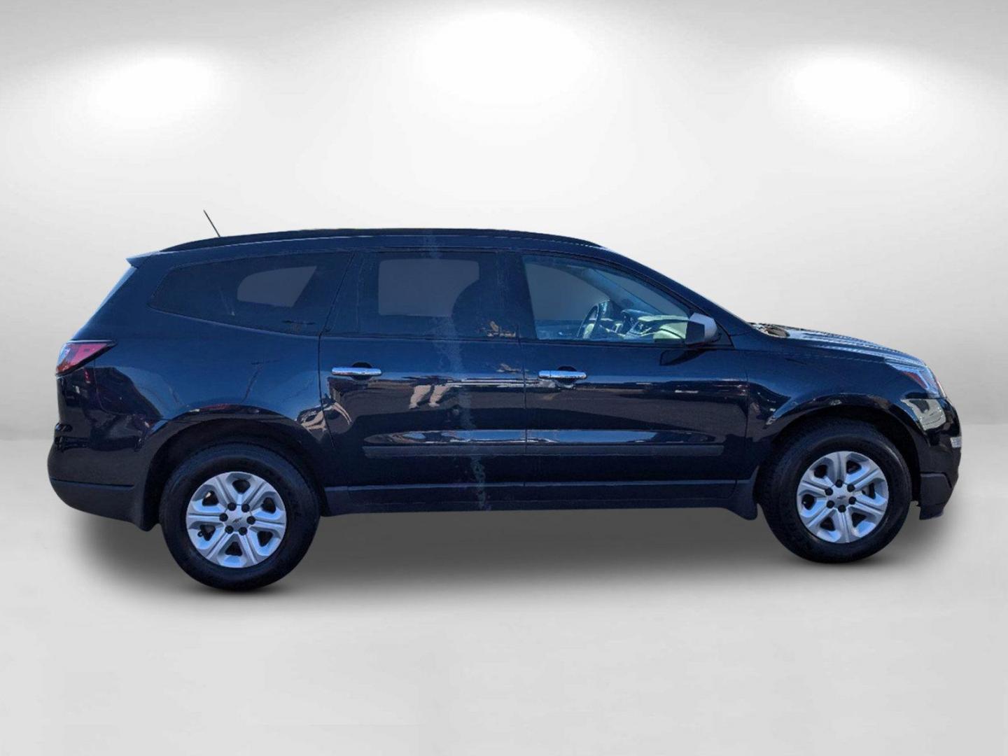 2016 /Dark Titanium/Light Titanium Chevrolet Traverse LS (1GNKRFKD0GJ) with an Gas V6 3.6L/217 engine, 6-Speed Automatic transmission, located at 5115 14th Ave., Columbus, GA, 31904, (706) 323-0345, 32.511494, -84.971046 - 2016 Chevrolet Traverse LS - Photo#4