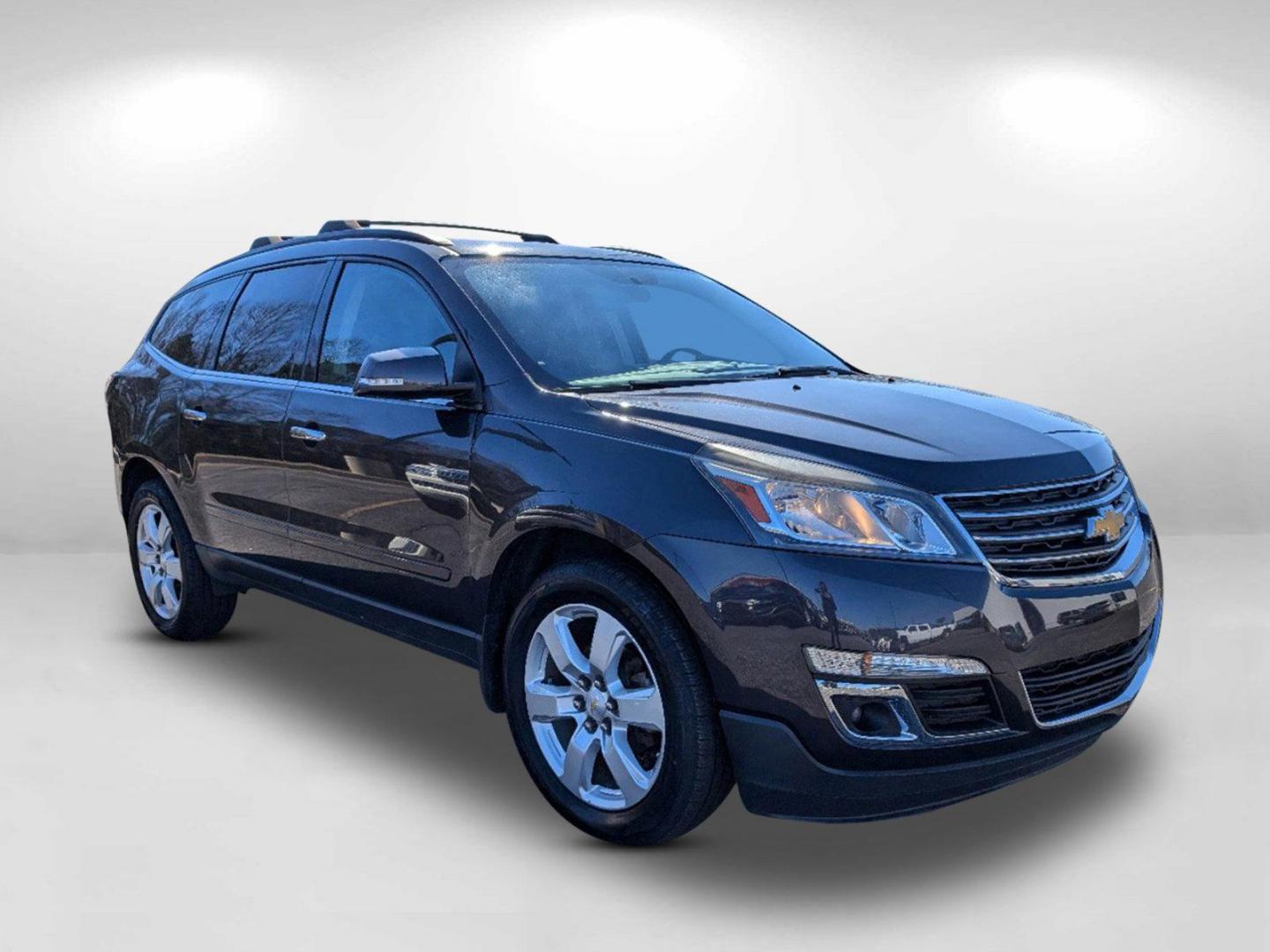 2016 /Ebony Chevrolet Traverse LT (1GNKRGKD9GJ) with an Gas V6 3.6L/217 engine, 6-Speed Automatic transmission, located at 5115 14th Ave., Columbus, GA, 31904, (706) 323-0345, 32.511494, -84.971046 - 2016 Chevrolet Traverse LT - Photo#3