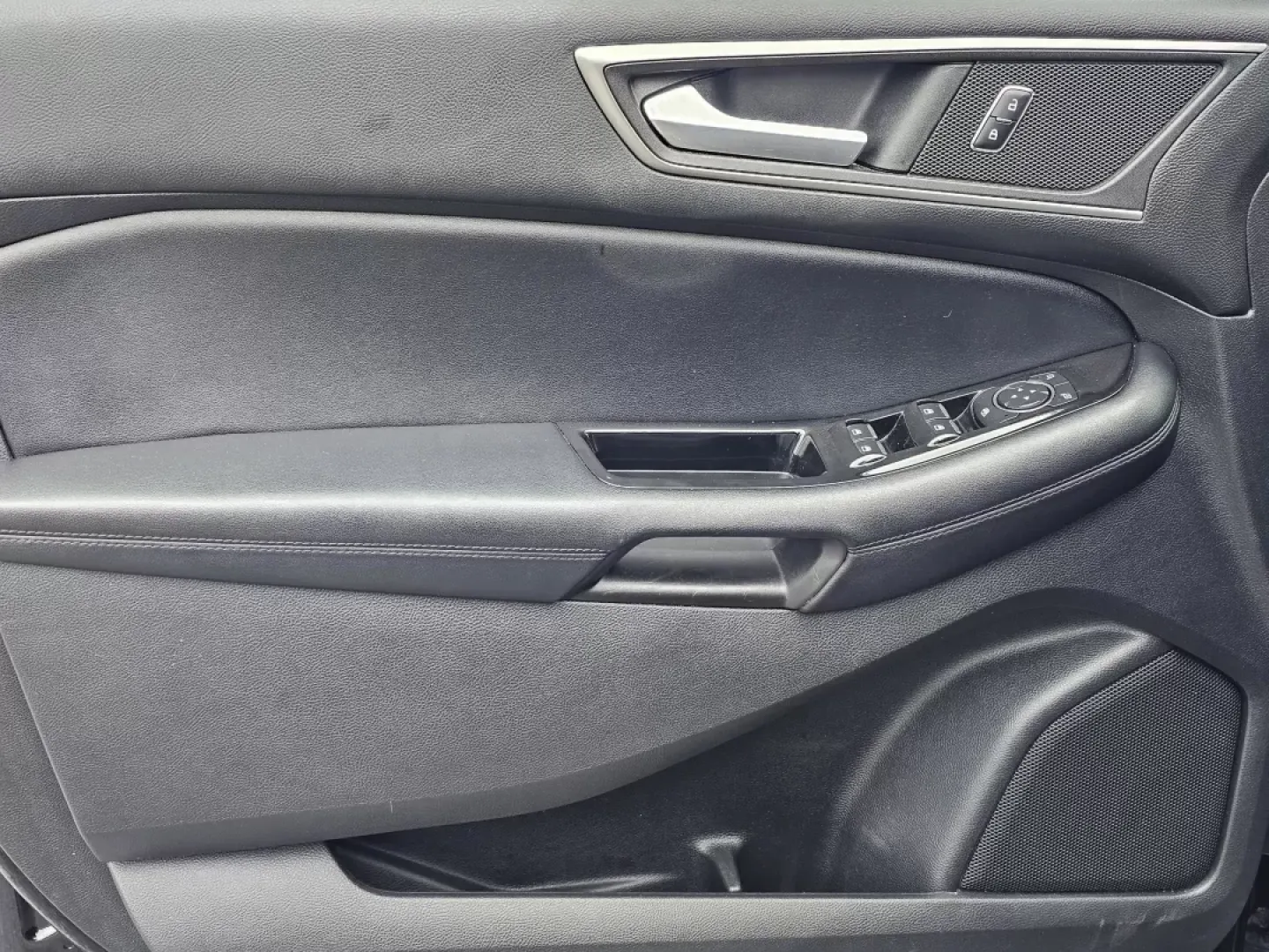 2016 Ford Edge SEL (2FMPK3J87GB) with an Other engine, located at 5115 14th Ave., Columbus, GA, 31904, (706) 323-0345, 32.511494, -84.971046 - **Discover Your Next Adventure with the 2016 Ford Edge SEL Perfect for Families and Commuters!**<br /> <br /> Are you in search of a versatile SUV that's ready to keep up with your busy lifestyle? Look no further than this stunning **2016 Ford Edge SEL** available at **Gils Auto - Columbus**. Locat - Photo#8