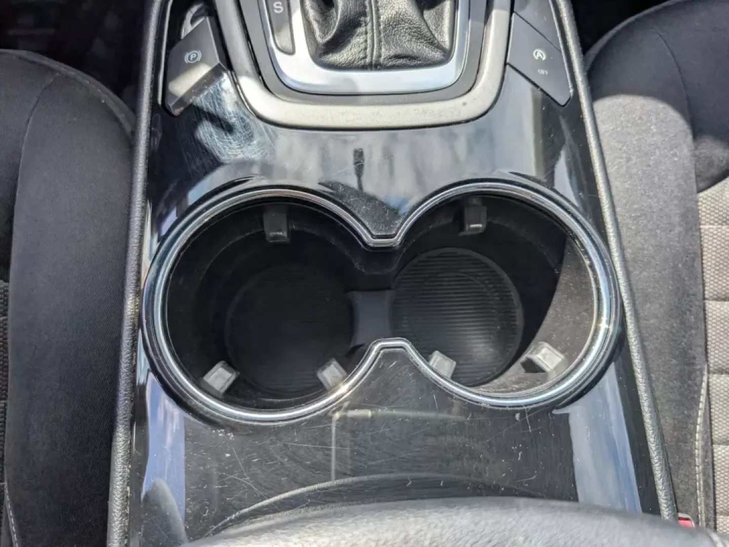 2016 Ford Edge SE (2FMPK3G92GB) with an Other engine, located at 3959 U.S. 80 W, Phenix City, AL, 36870, (334) 297-4885, 32.469296, -85.135185 - **Adventure Awaits with the 2016 Ford Edge SE Your Next Family SUV!**<br /> <br /> Are you ready to elevate your family adventures or daily commutes? Look no further than the 2016 Ford Edge SE, a versatile SUV designed for families on the go, budget-conscious buyers, or anyone seeking a reliable ve - Photo#13