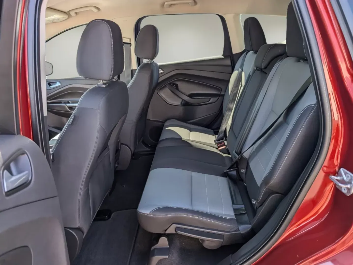 2016 Ford Escape SE (1FMCU0GXXGU) with an Other engine, located at 3959 U.S. 80 W, Phenix City, AL, 36870, (334) 297-4885, 32.469296, -85.135185 - **Unlock Your Adventure with the 2016 Ford Escape SE Perfect for Families and Commuters Alike!**<br /> <br /> At Gils Auto in Phenix City, AL, we understand that your vehicle is more than just a mode of transportation; it's a gateway to new experiences. Imagine loading up your family for a weekend - Photo#10