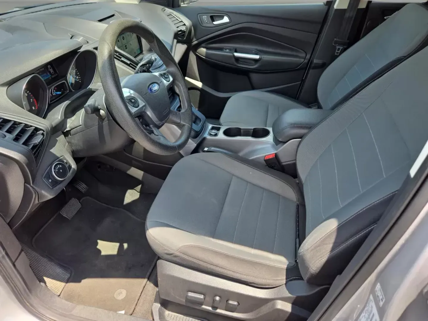 2016 Ford Escape SE (1FMCU0GX3GU) with an Other engine, located at 5115 14th Ave., Columbus, GA, 31904, (706) 323-0345, 32.511494, -84.971046 - Explore a world of adventure and daily convenience with the 2016 Ford Escape SE, proudly offered by Gils Auto - Phenix City #2, your premier Buy Here Pay Here dealership located at 804 22nd Ave, Phenix City, AL 36870. This versatile SUV is perfect for growing families, budget-conscious buyers, or co - Photo#11