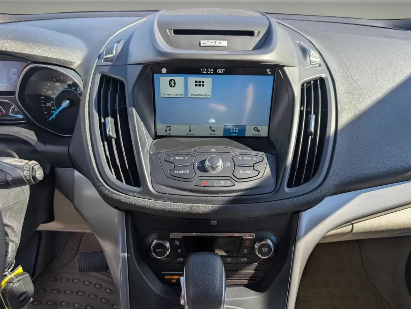 2016 Ford Escape SE (1FMCU0G9XGU) with an Other engine, located at 521 Old Farm Lane Rd, Prattville, AL, 36066, (334) 325-1505, 32.482460, -86.416367 - **Discover the Freedom of Adventure with the 2016 Ford Escape SE at Gils Auto - Phenix City!**<br /> <br /> Are you ready to embrace the open road and make lasting memories with your loved ones? Look no further than the 2016 Ford Escape SE, the ideal SUV for growing families and weekend adventurers - Photo#14