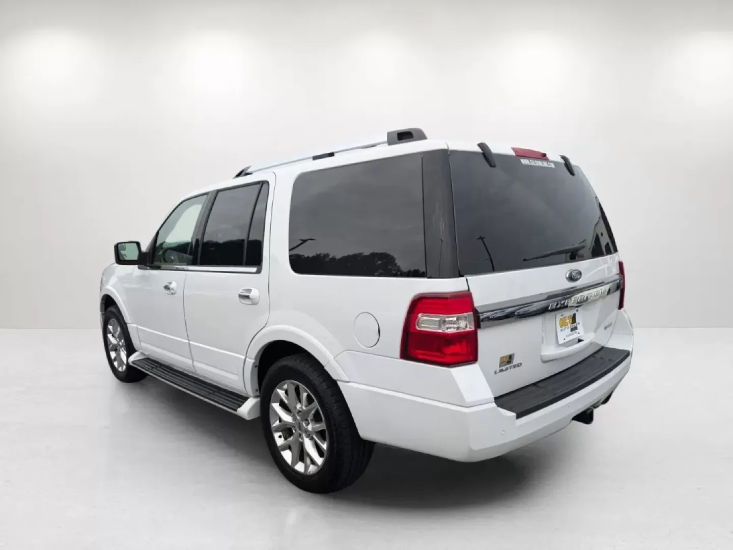 2016 Ford Expedition Limited (1FMJU1KT3GE) with an Other engine, located at 5115 14th Ave., Columbus, GA, 31904, (706) 323-0345, 32.511494, -84.971046 - Explore new horizons with the 2016 Ford Expedition Limited, available now at Gils Auto in Phenix City, AL. If you're a growing family or an adventurous spirit seeking the perfect vehicle for weekend getaways, this spacious SUV is tailored to meet your lifestyle needs. With ample room for passengers - Photo#6
