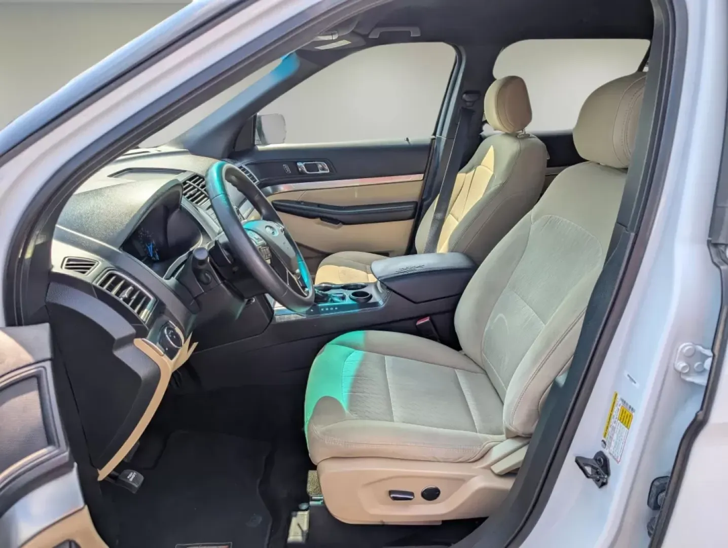 2016 Ford Explorer Base (1FM5K7BH3GG) with an Other engine, located at 3959 U.S. 80 W, Phenix City, AL, 36870, (334) 297-4885, 32.469296, -85.135185 - **Discover Adventure with the 2016 Ford Explorer at Gils Auto!** <br /> <br /> Are you in search of the perfect vehicle to elevate your family outings or weekend adventures? Look no further! The 2016 Ford Explorer, available at Gils Auto in Phenix City, AL, is your ultimate companion for memorable r - Photo#9