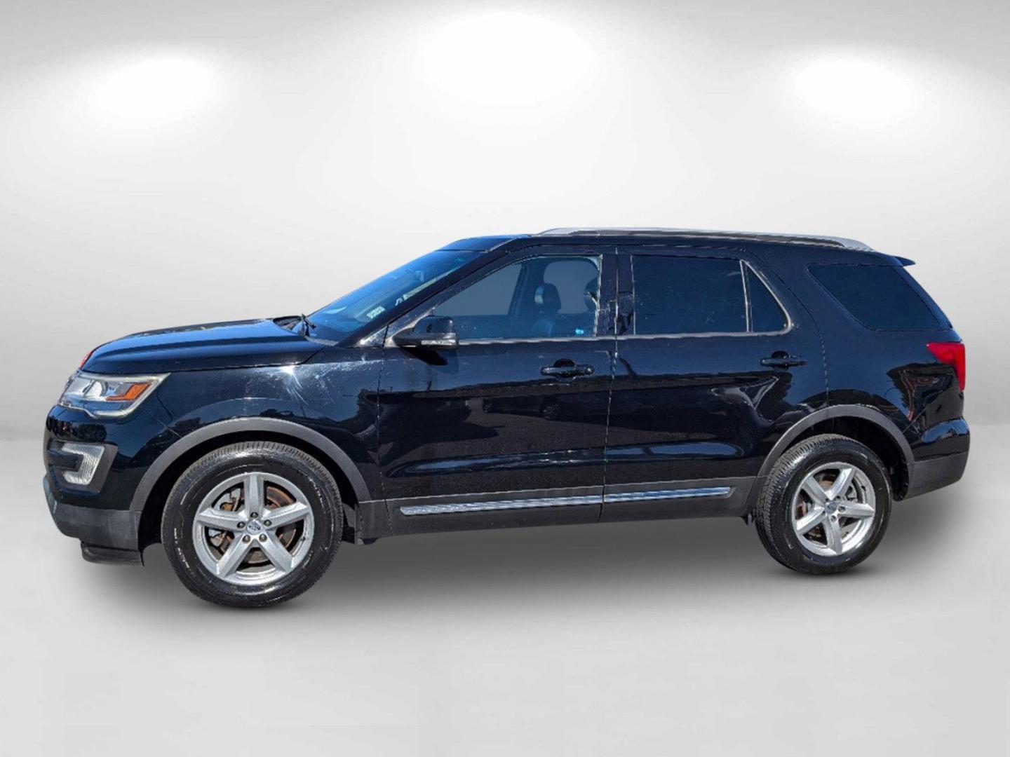 2016 Ford Explorer XLT (1FM5K8D83GG) with an Regular Unleaded V-6 3.5 L/213 engine, 6-Speed Automatic w/OD transmission, located at 804 22nd Ave, Phenix City, AL, 36870, (334) 297-1860, 32.484749, -85.024475 - 2016 Ford Explorer XLT - Photo#7