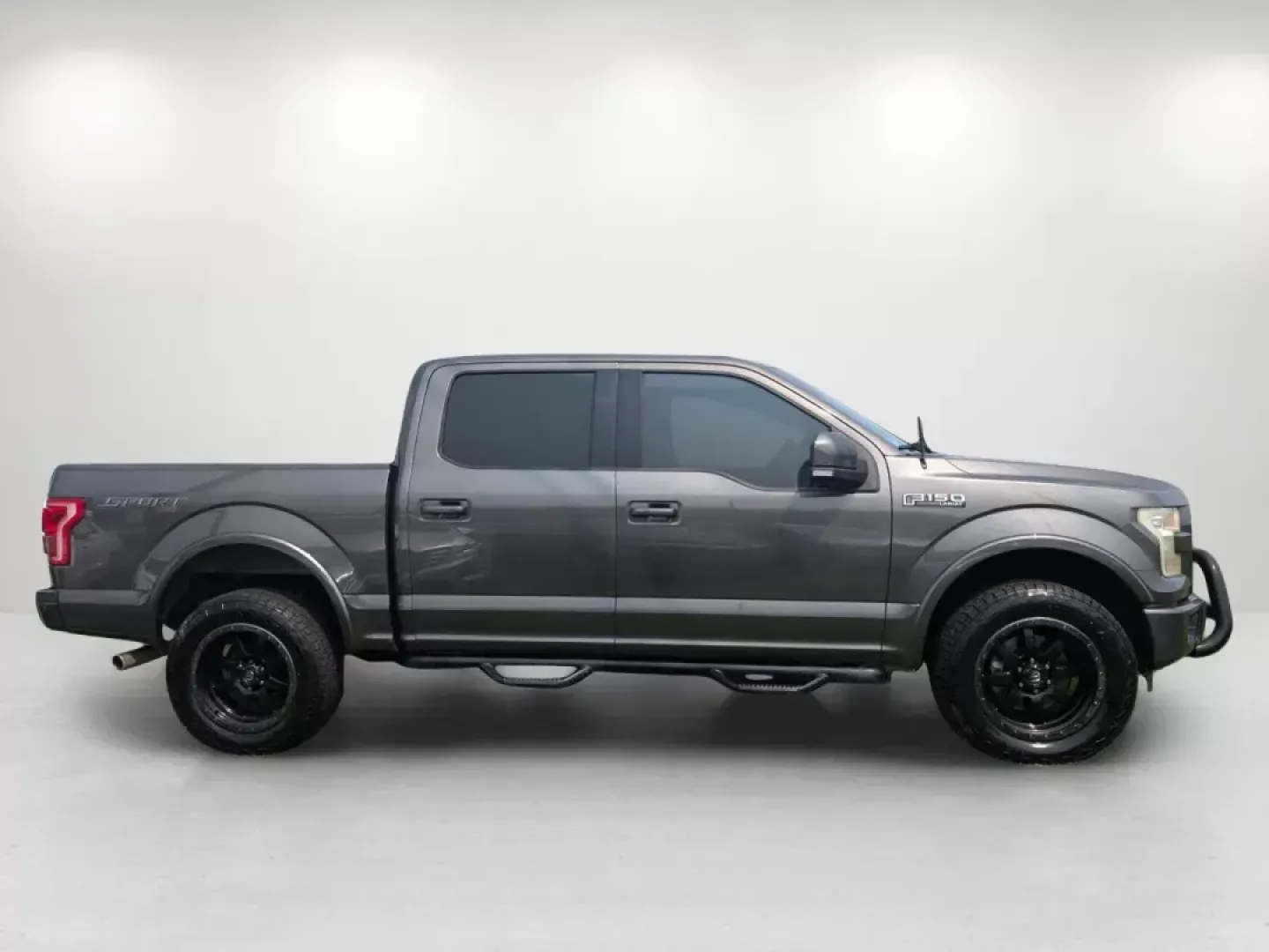 2016 Ford F-150 Lariat (1FTEW1EF5GK) with an Regular Unleaded V-8 5.0 L engine, 6-Speed Automatic w/OD transmission, located at 3959 U.S. 80 W, Phenix City, AL, 36870, (334) 297-4885, 32.469296, -85.135185 - 2016 Ford F-150 Lariat - Photo#4