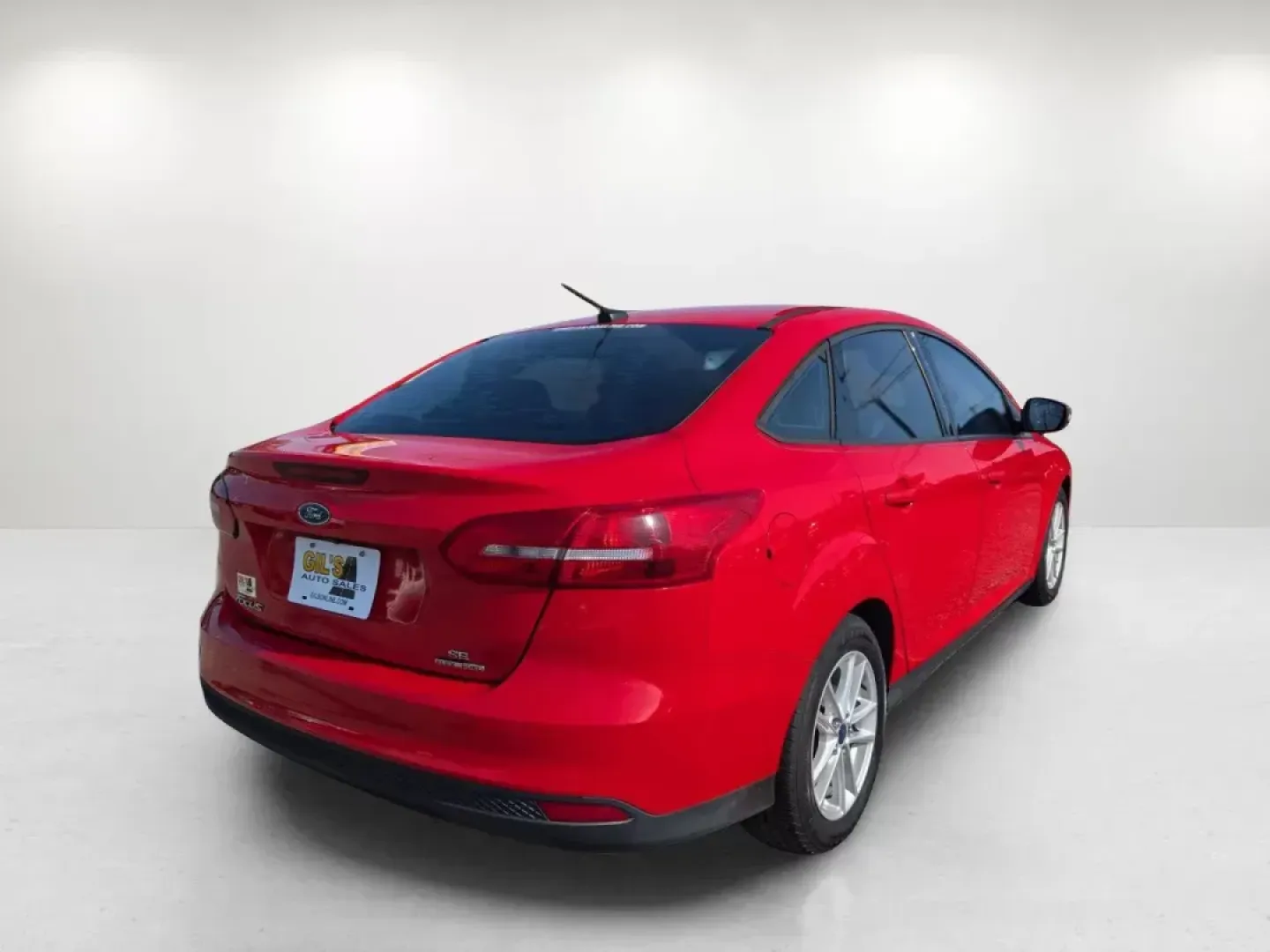 2016 Ford Focus SE (1FADP3F28GL) with an Regular Unleaded I-4 2.0 L/122 engine, located at 1430 Gateway Drive, Opelika, AL, 36801, (334) 239-0944, 32.637871, -85.409790 - **Get Ready for Your Next Adventure with the 2016 Ford Focus SE at Gils Auto!**<br /> <br /> Are you searching for a reliable sedan that fits seamlessly into your busy lifestyle? Look no further than the 2016 Ford Focus SE, now available at Gils Auto in Opelika, AL! Perfect for daily commutes, weeke - Photo#5