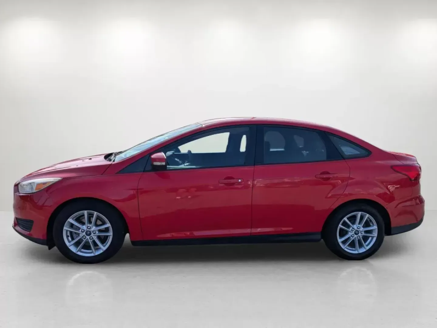 2016 Ford Focus SE (1FADP3F28GL) with an Regular Unleaded I-4 2.0 L/122 engine, located at 1430 Gateway Drive, Opelika, AL, 36801, (334) 239-0944, 32.637871, -85.409790 - **Get Ready for Your Next Adventure with the 2016 Ford Focus SE at Gils Auto!**<br /> <br /> Are you searching for a reliable sedan that fits seamlessly into your busy lifestyle? Look no further than the 2016 Ford Focus SE, now available at Gils Auto in Opelika, AL! Perfect for daily commutes, weeke - Photo#8