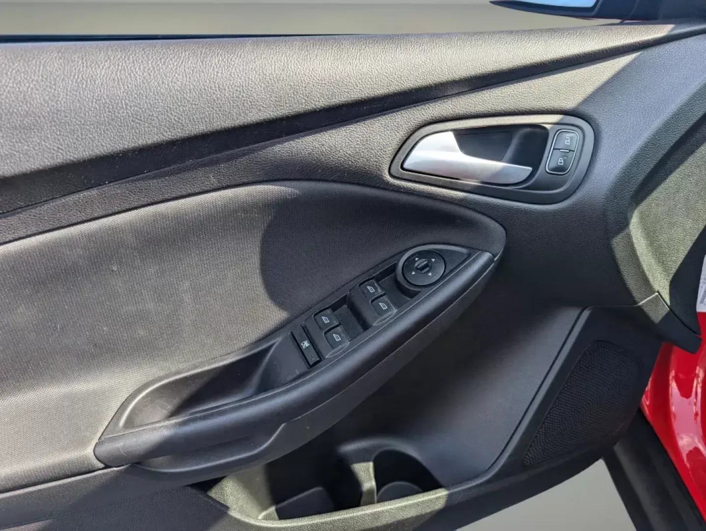 2016 Ford Focus SE (1FADP3F28GL) with an Regular Unleaded I-4 2.0 L/122 engine, located at 1430 Gateway Drive, Opelika, AL, 36801, (334) 239-0944, 32.637871, -85.409790 - **Get Ready for Your Next Adventure with the 2016 Ford Focus SE at Gils Auto!**<br /> <br /> Are you searching for a reliable sedan that fits seamlessly into your busy lifestyle? Look no further than the 2016 Ford Focus SE, now available at Gils Auto in Opelika, AL! Perfect for daily commutes, weeke - Photo#9