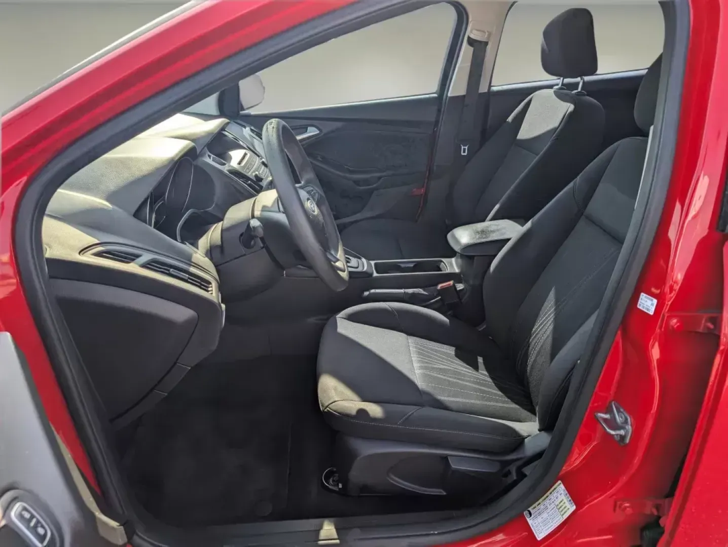 2016 Ford Focus SE (1FADP3F28GL) with an Regular Unleaded I-4 2.0 L/122 engine, located at 1430 Gateway Drive, Opelika, AL, 36801, (334) 239-0944, 32.637871, -85.409790 - **Get Ready for Your Next Adventure with the 2016 Ford Focus SE at Gils Auto!**<br /> <br /> Are you searching for a reliable sedan that fits seamlessly into your busy lifestyle? Look no further than the 2016 Ford Focus SE, now available at Gils Auto in Opelika, AL! Perfect for daily commutes, weeke - Photo#10