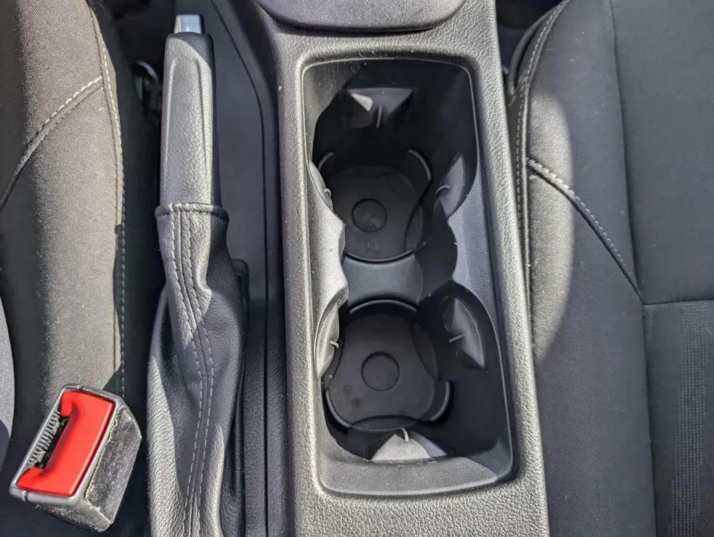 2016 Ford Focus SE (1FADP3F28GL) with an Regular Unleaded I-4 2.0 L/122 engine, located at 1430 Gateway Drive, Opelika, AL, 36801, (334) 239-0944, 32.637871, -85.409790 - **Get Ready for Your Next Adventure with the 2016 Ford Focus SE at Gils Auto!**<br /> <br /> Are you searching for a reliable sedan that fits seamlessly into your busy lifestyle? Look no further than the 2016 Ford Focus SE, now available at Gils Auto in Opelika, AL! Perfect for daily commutes, weeke - Photo#13