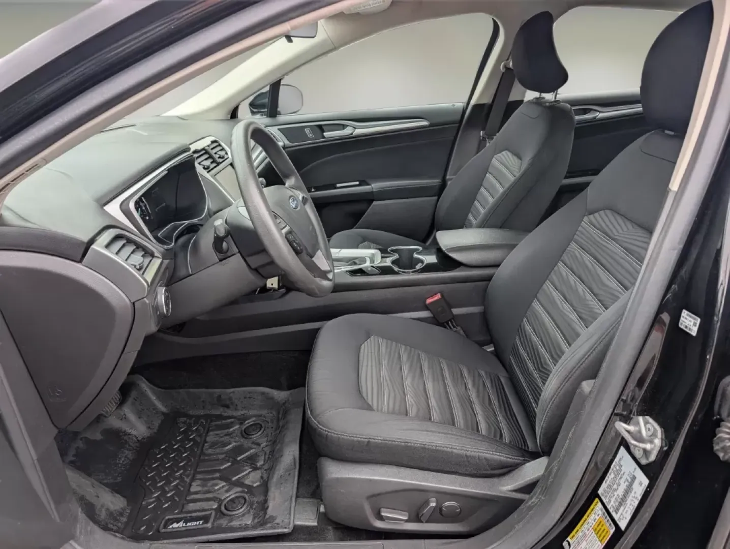 2016 Ford Fusion SE (1FA6P0H75G5) with an Other engine, located at 5115 14th Ave., Columbus, GA, 31904, (706) 323-0345, 32.511494, -84.971046 - **Discover Your Next Adventure with the 2016 Ford Fusion SE at Gils Auto!**<br /> <br /> Are you in search of a versatile sedan that perfectly balances style, comfort, and practicality? Look no further than the 2016 Ford Fusion SE, available now at Gils Auto in Phenix City, AL! This exceptional vehi - Photo#9