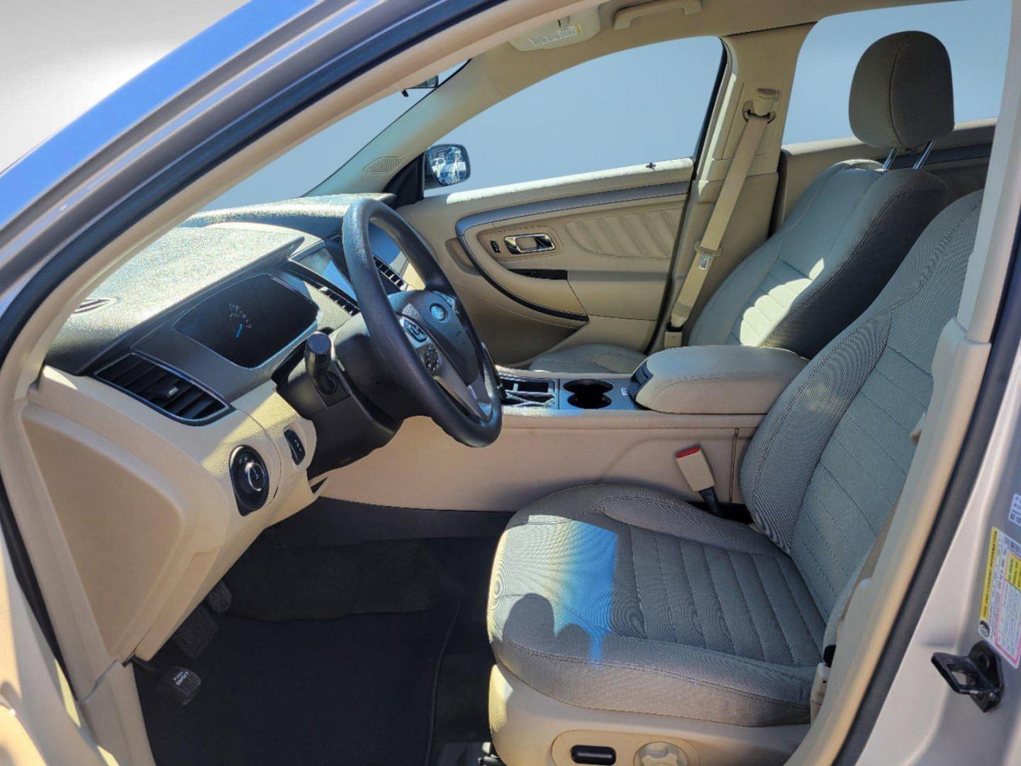 2016 Silver Ford Taurus SE (1FAHP2D82GG) with an Regular Unleaded V-6 3.5 L/213 engine, 6-Speed Automatic w/OD transmission, located at 5115 14th Ave., Columbus, GA, 31904, (706) 323-0345, 32.511494, -84.971046 - 2016 Ford Taurus SE - Photo#9