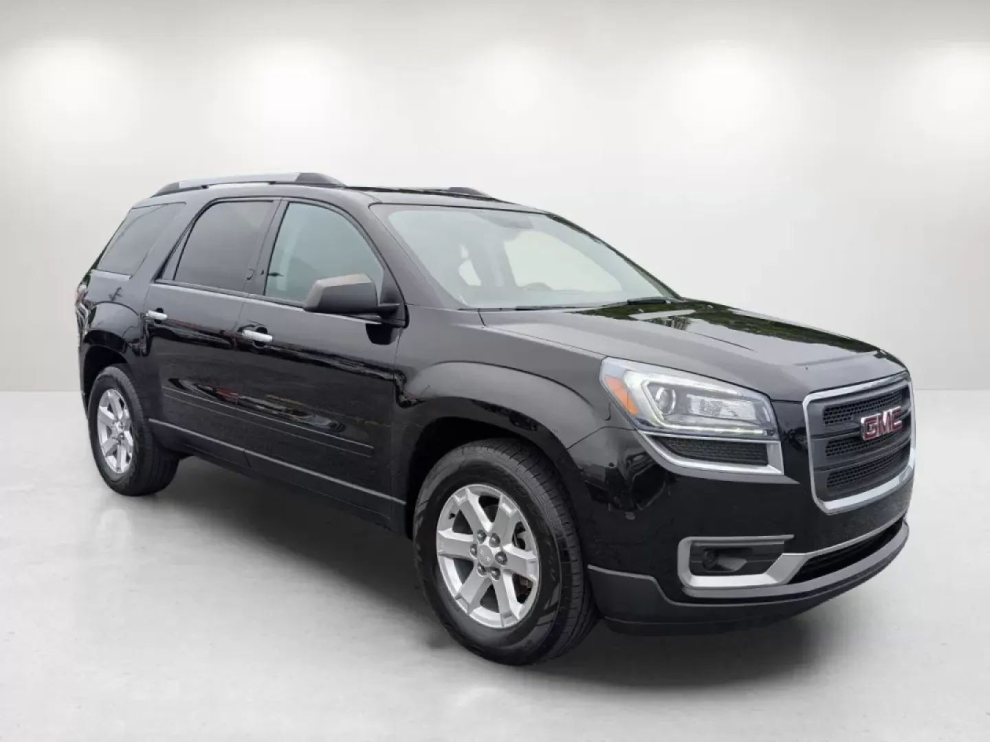 2016 /Ebony GMC Acadia SLE (1GKKRPKD5GJ) with an Other engine, located at 3959 U.S. 80 W, Phenix City, AL, 36870, (334) 297-4885, 32.469296, -85.135185 - **Adventure Awaits with the 2016 GMC Acadia SLE in Phenix City, AL!**<br /> <br /> Are you ready to elevate your family outings or weekend adventures? The 2016 GMC Acadia SLE is designed for those who crave versatility, comfort, and safety in their daily drives and excursions. Whether you're embarki - Photo#3