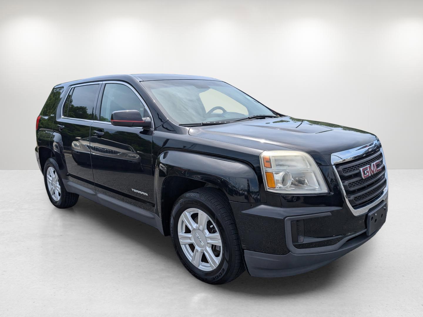 2016 /Jet Black GMC Terrain SLE (2GKALMEK5G6) with an Gas/Ethanol I4 2.4L/145 engine, 6-Speed Automatic transmission, located at 7000 Northlake Connector, Columbus, GA, 31904, (706) 987-8085, 32.524975, -84.978134 - 2016 GMC Terrain SLE - Photo#6