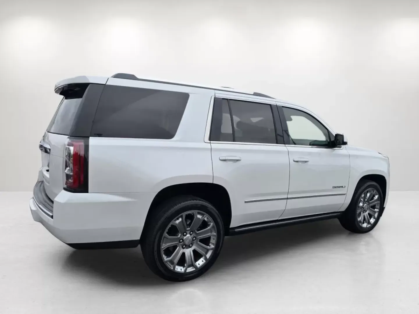 2016 /Cocoa/Dark Atmosphere GMC Yukon Denali (1GKS1CKJ9GR) with an Other engine, located at 5115 14th Ave., Columbus, GA, 31904, (706) 323-0345, 32.511494, -84.971046 - **Discover Unmatched Luxury and Versatility with This 2016 GMC Yukon Denali**<br /> <br /> Are you in the market for a luxurious SUV that combines power, style, and cutting-edge technology? Look no further than this stunning 2016 GMC Yukon Denali, available now at Gils Auto in Phenix City, AL. Wheth - Photo#4