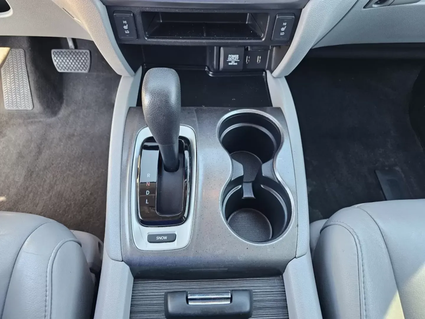 2016 Honda Pilot EX-L (5FNYF5H76GB) with an Other engine, located at 521 Old Farm Lane Rd, Prattville, AL, 36066, (334) 325-1505, 32.482460, -86.416367 - Are you ready to elevate your family's adventures in comfort and style? Look no further than this stunning 2016 Honda Pilot EX-L, available now at Gils Auto in Prattville, AL! With its spacious interior and advanced features, this SUV is perfect for growing families or anyone looking to tackle weeke - Photo#12