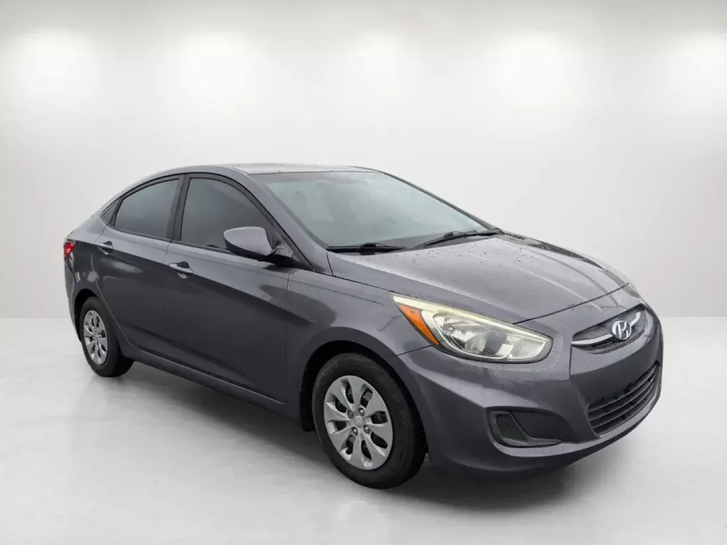 2016 /Gray Hyundai Accent SE (KMHCT4AE2GU) with an Regular Unleaded I-4 1.6 L/97 engine, 6-Speed Automatic w/OD transmission, located at 3959 U.S. 80 W, Phenix City, AL, 36870, (334) 297-4885, 32.469296, -85.135185 - **Discover the Perfect Commuter Vehicle: 2016 Hyundai Accent SE at Gils Auto, Phenix City!**<br /> <br /> Are you looking for a reliable and budget-friendly vehicle that can keep up with your daily hustle? The 2016 Hyundai Accent SE is designed for individuals who prioritize efficiency and comfort, - Photo#3