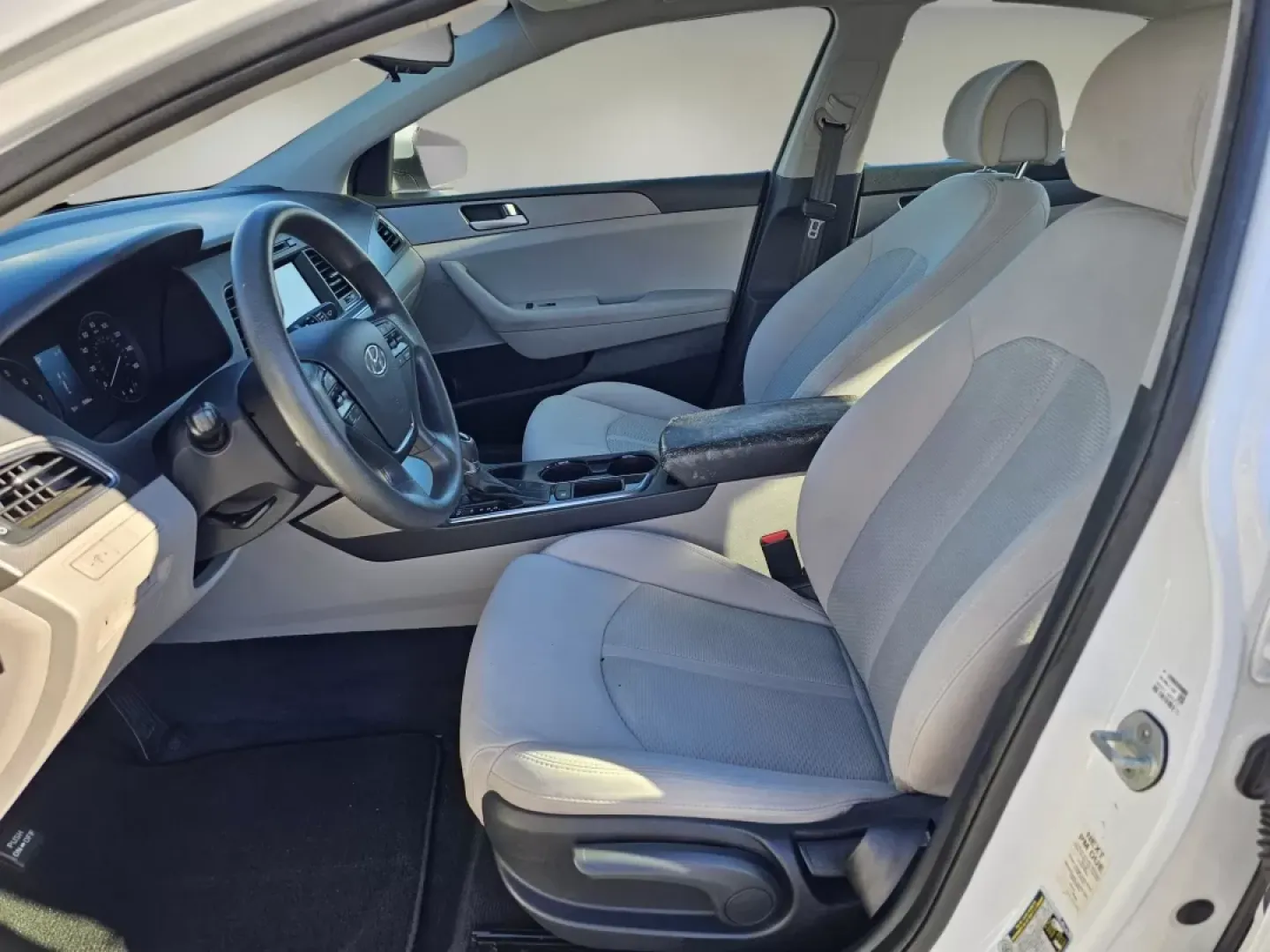 2016 /Gray Hyundai Sonata 2.4L SE (5NPE24AF6GH) with an Other engine, located at 7000 Northlake Connector, Columbus, GA, 31904, (706) 987-8085, 32.524975, -84.978134 - **Experience Life on the Road in Style with This 2016 Hyundai Sonata**<br /> <br /> Are you searching for the perfect sedan that combines reliability, style, and affordability? Look no further than this stunning 2016 Hyundai Sonata, available now at Gils Auto in Phenix City, AL. This vehicle is idea - Photo#9