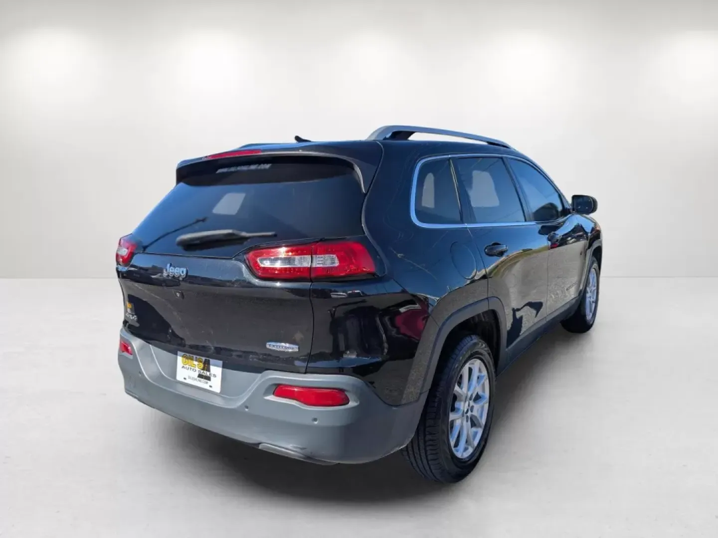 2016 /Black Jeep Cherokee Latitude (1C4PJMCB4GW) with an Other engine, located at 804 22nd Ave, Phenix City, AL, 36870, (334) 297-1860, 32.484749, -85.024475 - Experience the perfect blend of adventure and comfort with the 2016 Jeep Cherokee Latitude, designed for those who crave weekend getaways or daily commutes without compromise. Whether you're running errands around Phenix City or planning an exhilarating trip to nearby Lake Harding, this versatile cr - Photo#4