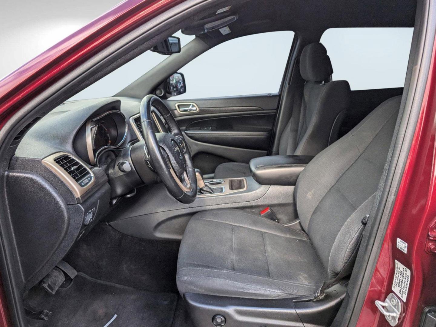 2016 /Black Jeep Grand Cherokee Laredo (1C4RJEAG8GC) with an Regular Unleaded V-6 3.6 L/220 engine, 8-Speed Automatic w/OD transmission, located at 3959 U.S. 80 W, Phenix City, AL, 36870, (334) 297-4885, 32.469296, -85.135185 - 2016 Jeep Grand Cherokee Laredo - Photo#11