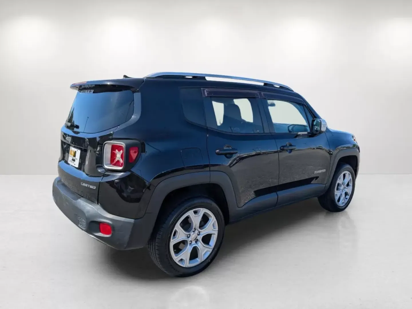 2016 /Black Jeep Renegade Limited (ZACCJBDT2GP) with an Other engine, located at 521 Old Farm Lane Rd, Prattville, AL, 36066, (334) 325-1505, 32.482460, -86.416367 - **Explore the Great Outdoors with the 2016 Jeep Renegade Limited - Your Adventure Awaits!**<br /> <br /> Are you ready to elevate your weekend adventures? The 2016 Jeep Renegade Limited is the perfect companion for those who crave the thrill of exploration while enjoying the comforts of a modern cro - Photo#4