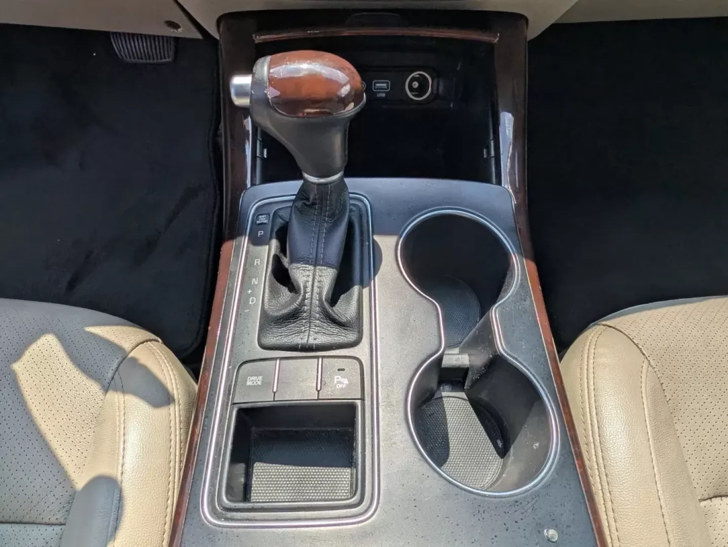 2016 /Stone Beige Kia Sorento EX (5XYPH4A10GG) with an Other engine, located at 521 Old Farm Lane Rd, Prattville, AL, 36066, (334) 325-1505, 32.482460, -86.416367 - Are you ready to elevate your family adventures or daily commutes? Look no further than this stunning 2016 Kia Sorento EX, available now at Gils Auto in Phenix City, AL! With ample space, modern technology, and robust safety features, this stylish SUV is perfect for growing families, weekend explore - Photo#12