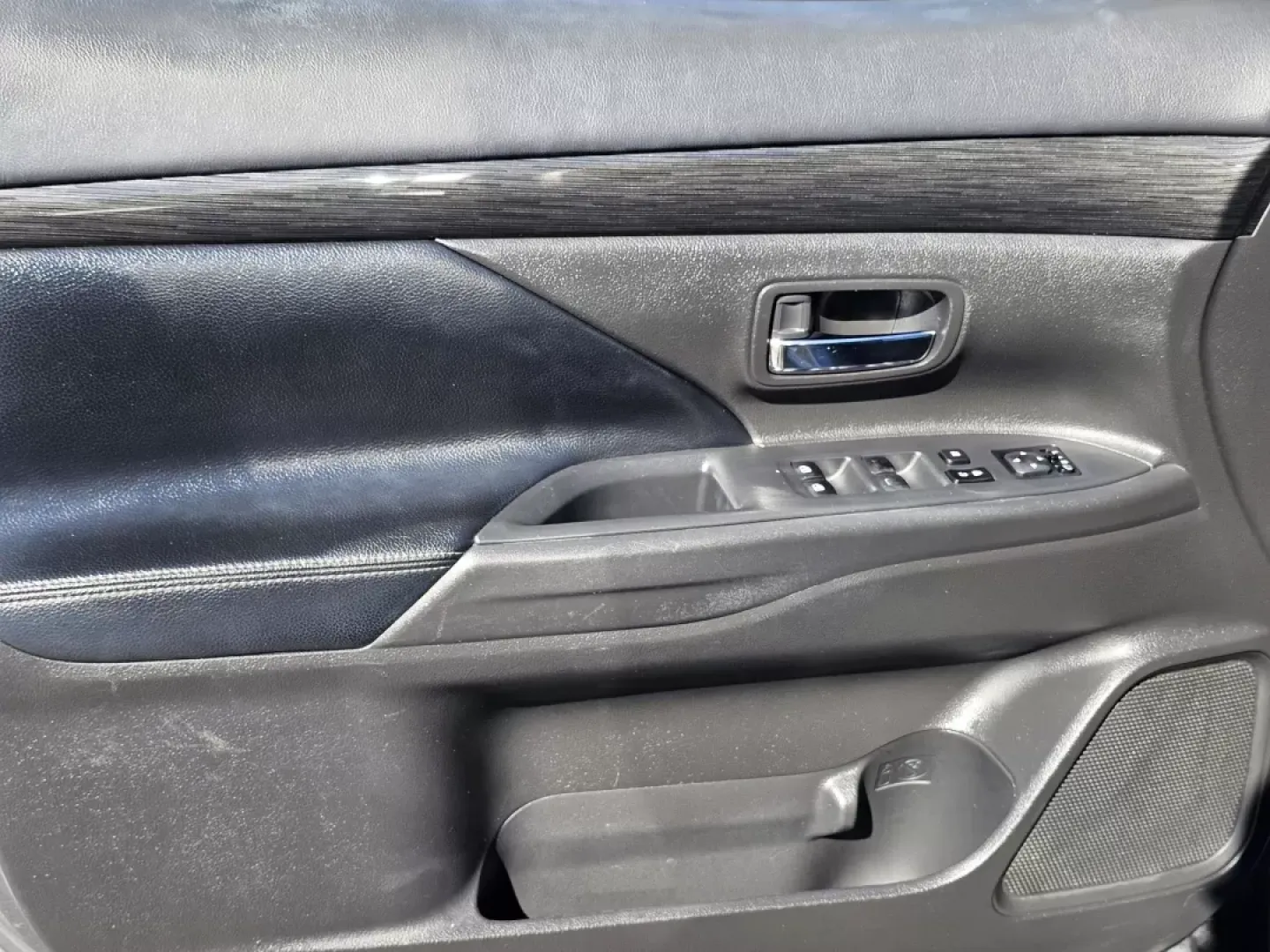 2016 Mitsubishi Outlander SEL (JA4AD3A33GZ) with an Other engine, located at 521 Old Farm Lane Rd, Prattville, AL, 36066, (334) 325-1505, 32.482460, -86.416367 - **Adventure Awaits with the 2016 Mitsubishi Outlander: Your Perfect Family SUV**<br /> <br /> Are you searching for the ideal vehicle to complement your family adventures or weekend getaways? Look no further than the 2016 Mitsubishi Outlander, available now at Gils Auto in Prattville, AL! This spaci - Photo#9