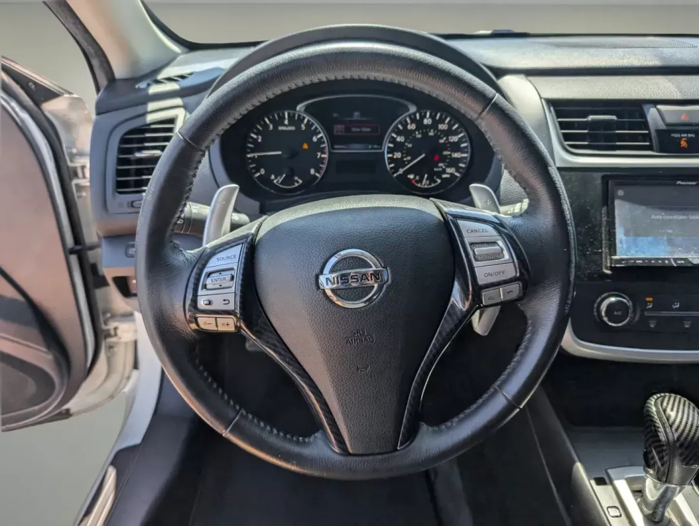 2016 /Charcoal Nissan Altima 2.5 SR (1N4AL3AP8GC) with an Regular Unleaded I-4 2.5 L/152 engine, 1-Speed CVT w/OD transmission, located at 7000 Northlake Connector, Columbus, GA, 31904, (706) 987-8085, 32.524975, -84.978134 - 2016 Nissan Altima 2.5 SR - Photo#17