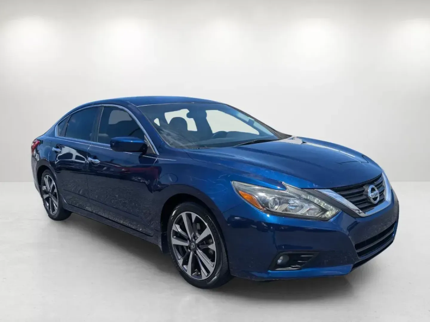2016 /Charcoal Nissan Altima 2.5 SR (1N4AL3AP1GC) with an Other engine, located at 804 22nd Ave, Phenix City, AL, 36870, (334) 297-1860, 32.484749, -85.024475 - **Unleash Your Adventurous Spirit with the 2016 Nissan Altima 2.5 SR - Perfect for Everyday Explorers!**<br /> <br /> Are you seeking a reliable and stylish sedan that can effortlessly complement your active lifestyle? Look no further than this stunning 2016 Nissan Altima 2.5 SR, available now at Gi - Photo#2