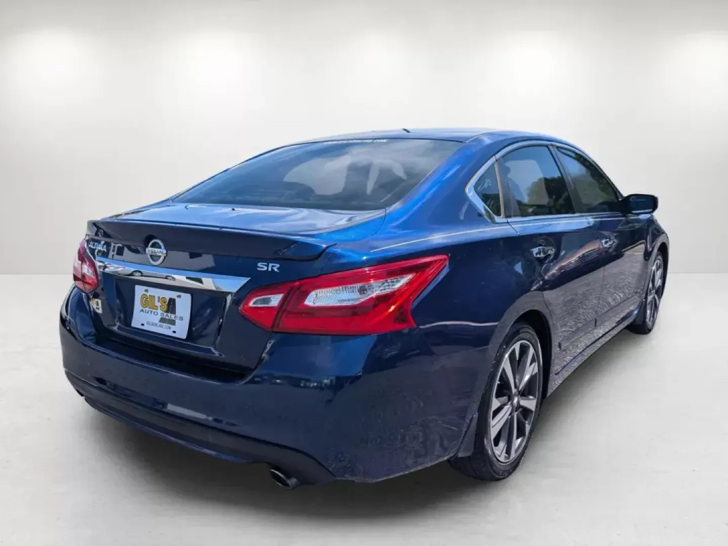 2016 /Charcoal Nissan Altima 2.5 SR (1N4AL3AP1GC) with an Other engine, located at 804 22nd Ave, Phenix City, AL, 36870, (334) 297-1860, 32.484749, -85.024475 - **Unleash Your Adventurous Spirit with the 2016 Nissan Altima 2.5 SR - Perfect for Everyday Explorers!**<br /> <br /> Are you seeking a reliable and stylish sedan that can effortlessly complement your active lifestyle? Look no further than this stunning 2016 Nissan Altima 2.5 SR, available now at Gi - Photo#4