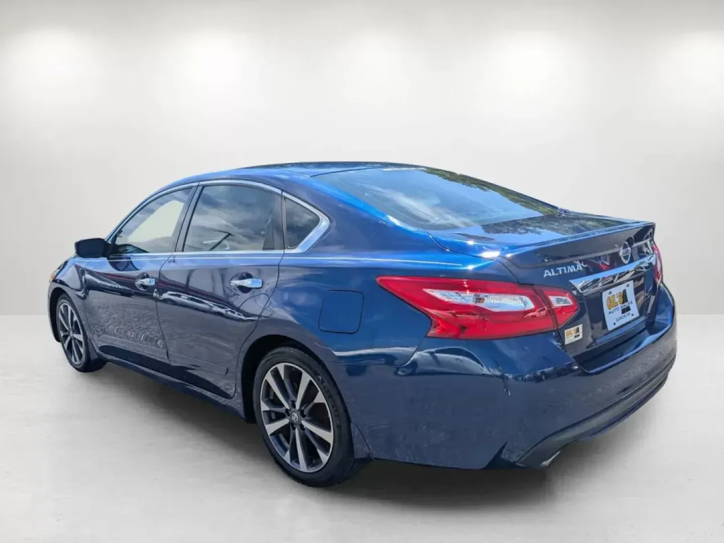 2016 /Charcoal Nissan Altima 2.5 SR (1N4AL3AP1GC) with an Other engine, located at 804 22nd Ave, Phenix City, AL, 36870, (334) 297-1860, 32.484749, -85.024475 - **Unleash Your Adventurous Spirit with the 2016 Nissan Altima 2.5 SR - Perfect for Everyday Explorers!**<br /> <br /> Are you seeking a reliable and stylish sedan that can effortlessly complement your active lifestyle? Look no further than this stunning 2016 Nissan Altima 2.5 SR, available now at Gi - Photo#6