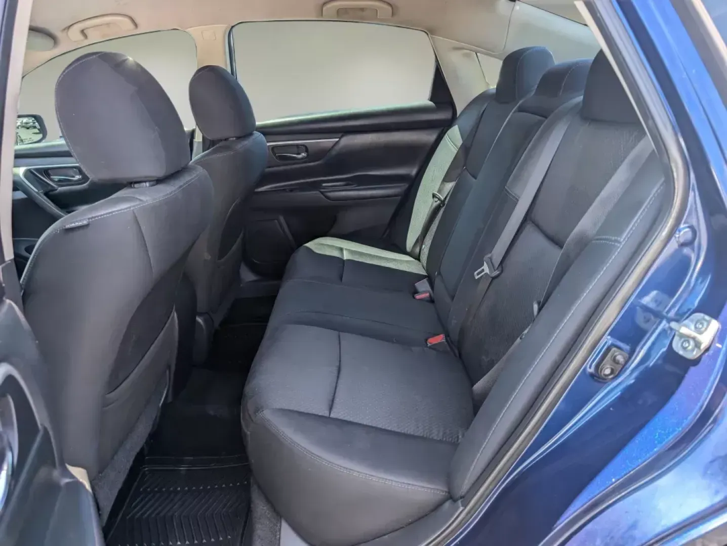 2016 /Charcoal Nissan Altima 2.5 SR (1N4AL3AP1GC) with an Other engine, located at 804 22nd Ave, Phenix City, AL, 36870, (334) 297-1860, 32.484749, -85.024475 - **Unleash Your Adventurous Spirit with the 2016 Nissan Altima 2.5 SR - Perfect for Everyday Explorers!**<br /> <br /> Are you seeking a reliable and stylish sedan that can effortlessly complement your active lifestyle? Look no further than this stunning 2016 Nissan Altima 2.5 SR, available now at Gi - Photo#10