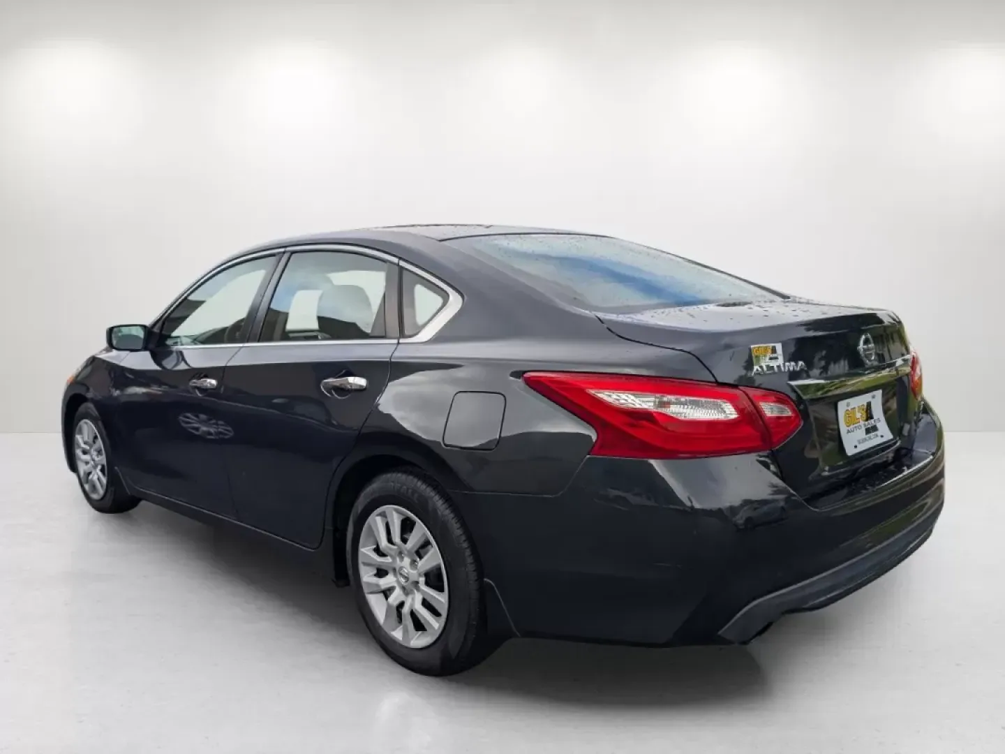 2016 /Charcoal Nissan Altima 2.5 S (1N4AL3AP4GC) with an Other engine, located at 7000 Northlake Connector, Columbus, GA, 31904, (706) 987-8085, 32.524975, -84.978134 - **Discover Your Next Adventure with the 2016 Nissan Altima at Gils Auto - Phenix City!**<br /> <br /> Are you a growing family looking for a reliable sedan that can handle daily commutes while providing comfort and style? Or perhaps you're a budget-conscious buyer searching for a vehicle with guaran - Photo#7