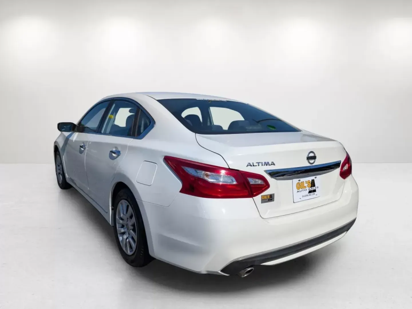 2016 Nissan Altima (1N4AL3AP8GC) with an Other engine, located at 3959 U.S. 80 W, Phenix City, AL, 36870, (334) 297-4885, 32.469296, -85.135185 - **Discover the Perfect Blend of Comfort and Reliability with the 2016 Nissan Altima at Gils Auto!**<br /> <br /> Are you searching for a dependable sedan that effortlessly combines style, comfort, and affordability? Look no further! The 2016 Nissan Altima, available at Gils Auto in Phenix City, AL, - Photo#7