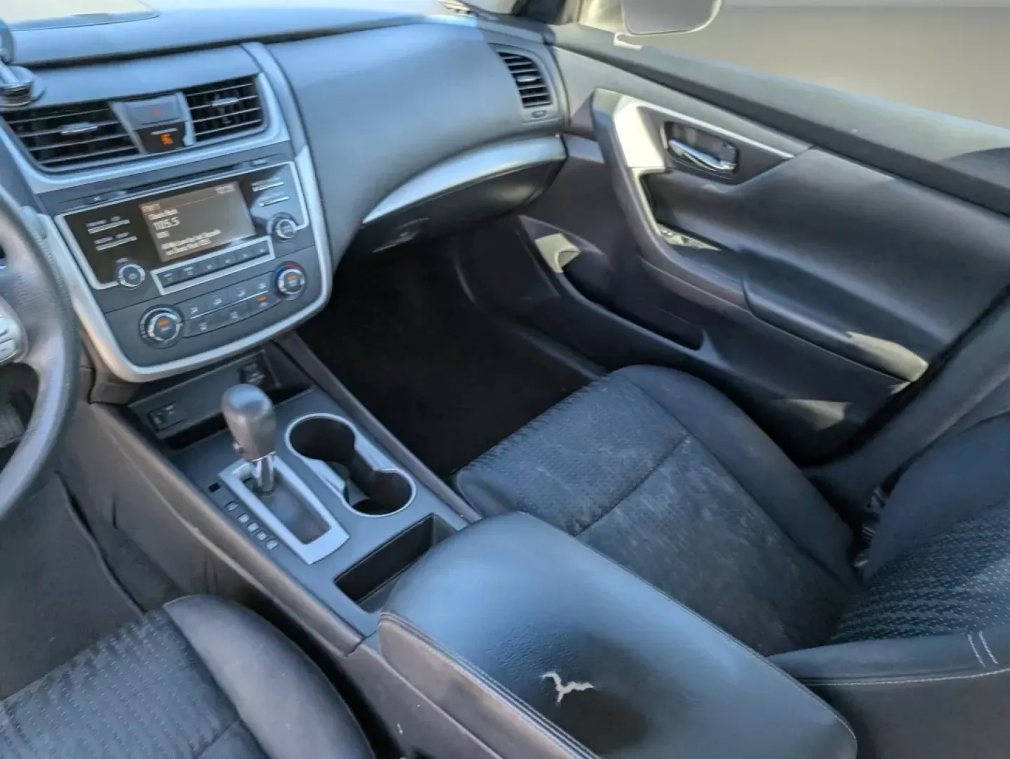 2016 Nissan Altima (1N4AL3AP8GC) with an Other engine, located at 3959 U.S. 80 W, Phenix City, AL, 36870, (334) 297-4885, 32.469296, -85.135185 - **Discover the Perfect Blend of Comfort and Reliability with the 2016 Nissan Altima at Gils Auto!**<br /> <br /> Are you searching for a dependable sedan that effortlessly combines style, comfort, and affordability? Look no further! The 2016 Nissan Altima, available at Gils Auto in Phenix City, AL, - Photo#12