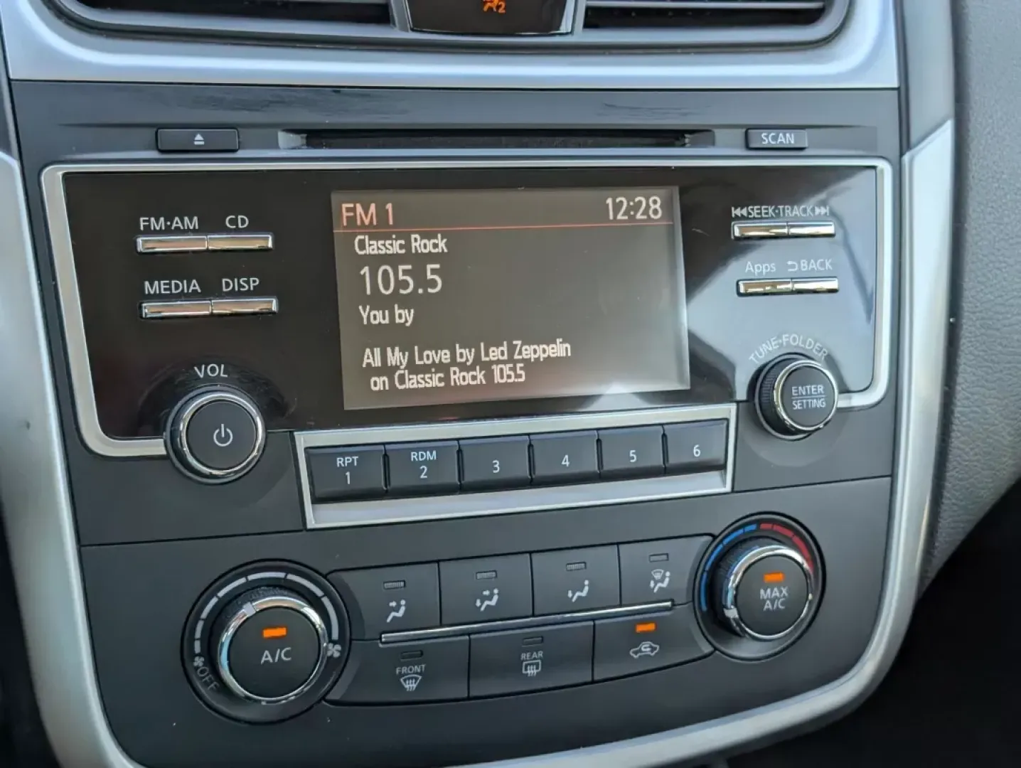 2016 Nissan Altima (1N4AL3AP8GC) with an Other engine, located at 3959 U.S. 80 W, Phenix City, AL, 36870, (334) 297-4885, 32.469296, -85.135185 - **Discover the Perfect Blend of Comfort and Reliability with the 2016 Nissan Altima at Gils Auto!**<br /> <br /> Are you searching for a dependable sedan that effortlessly combines style, comfort, and affordability? Look no further! The 2016 Nissan Altima, available at Gils Auto in Phenix City, AL, - Photo#14